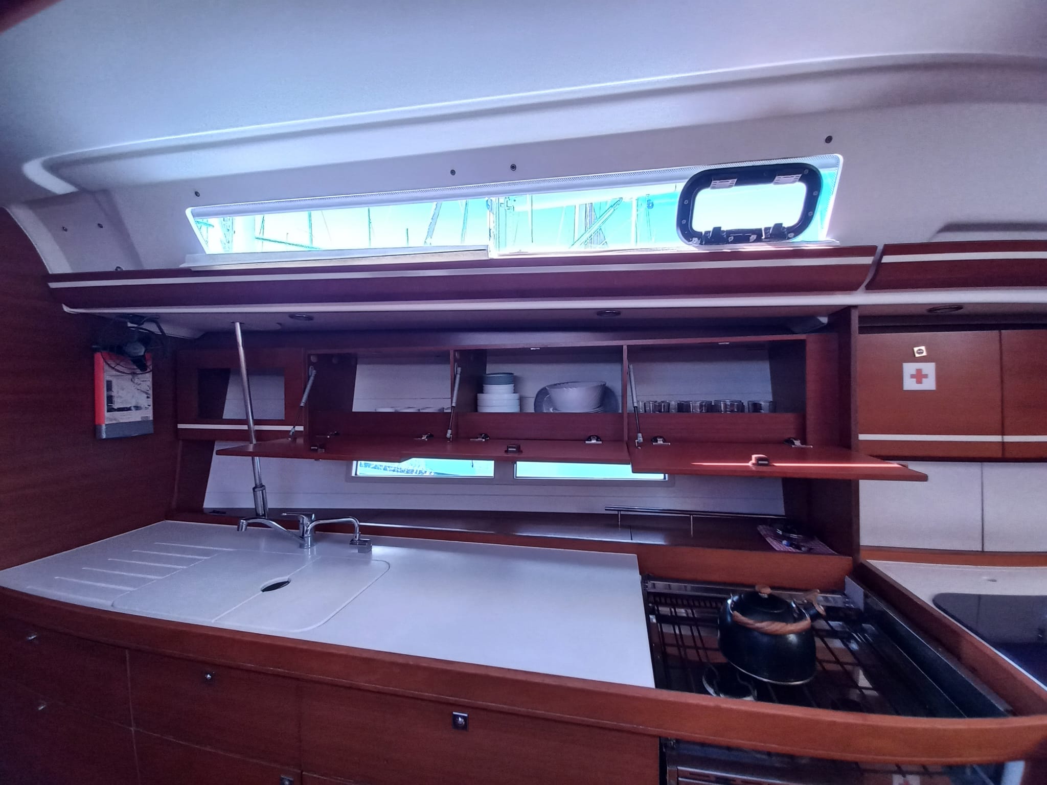 Dufour 450 Grand Large — photo 3