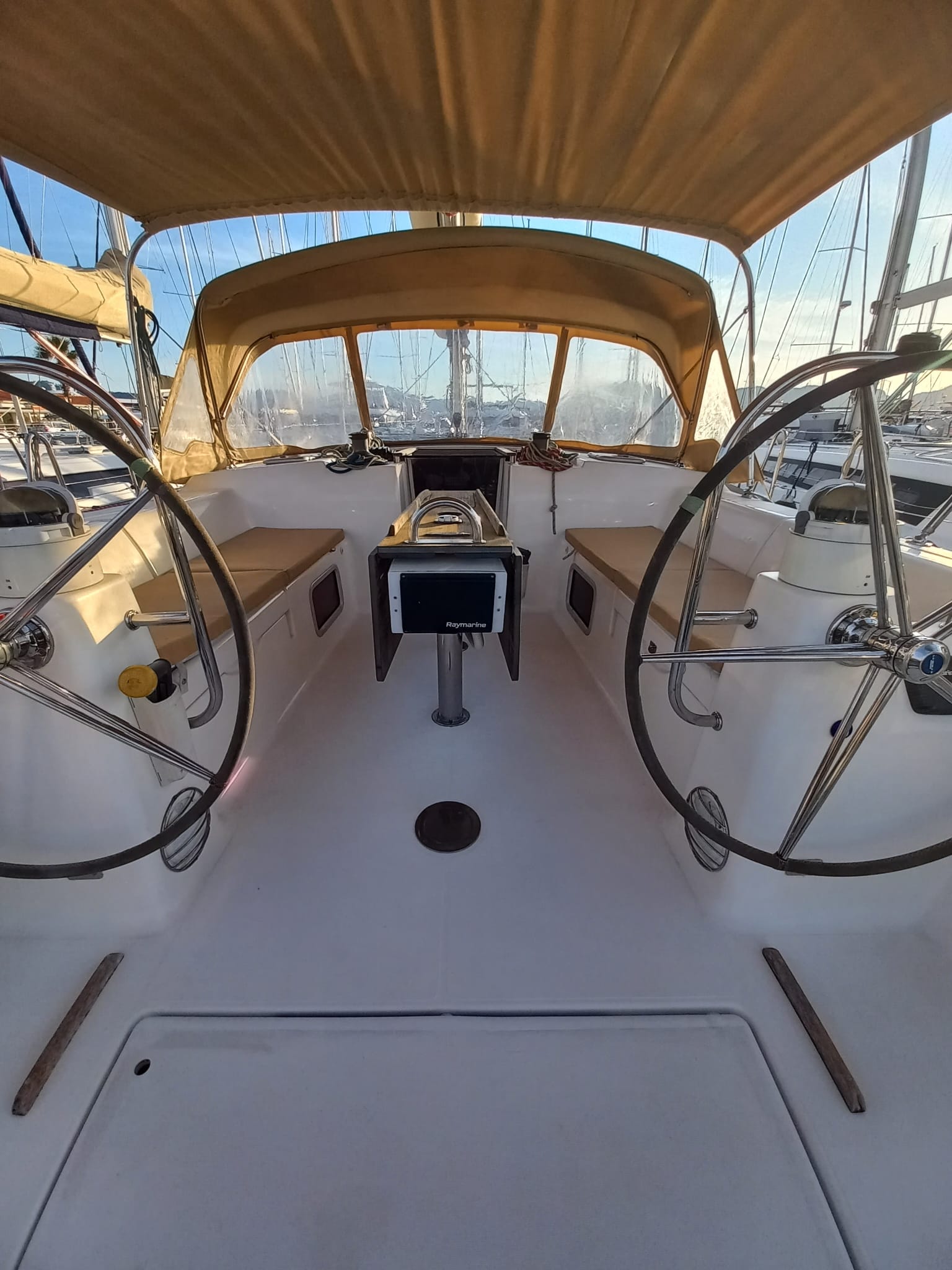 Dufour 450 Grand Large — photo 23