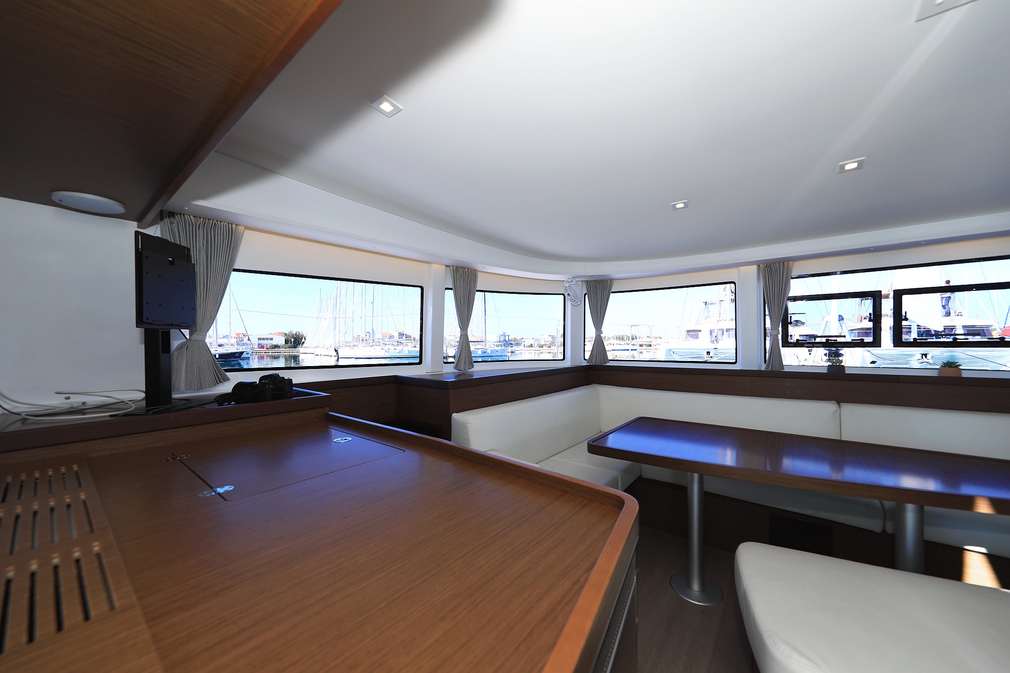 Lagoon 42 — photo 27