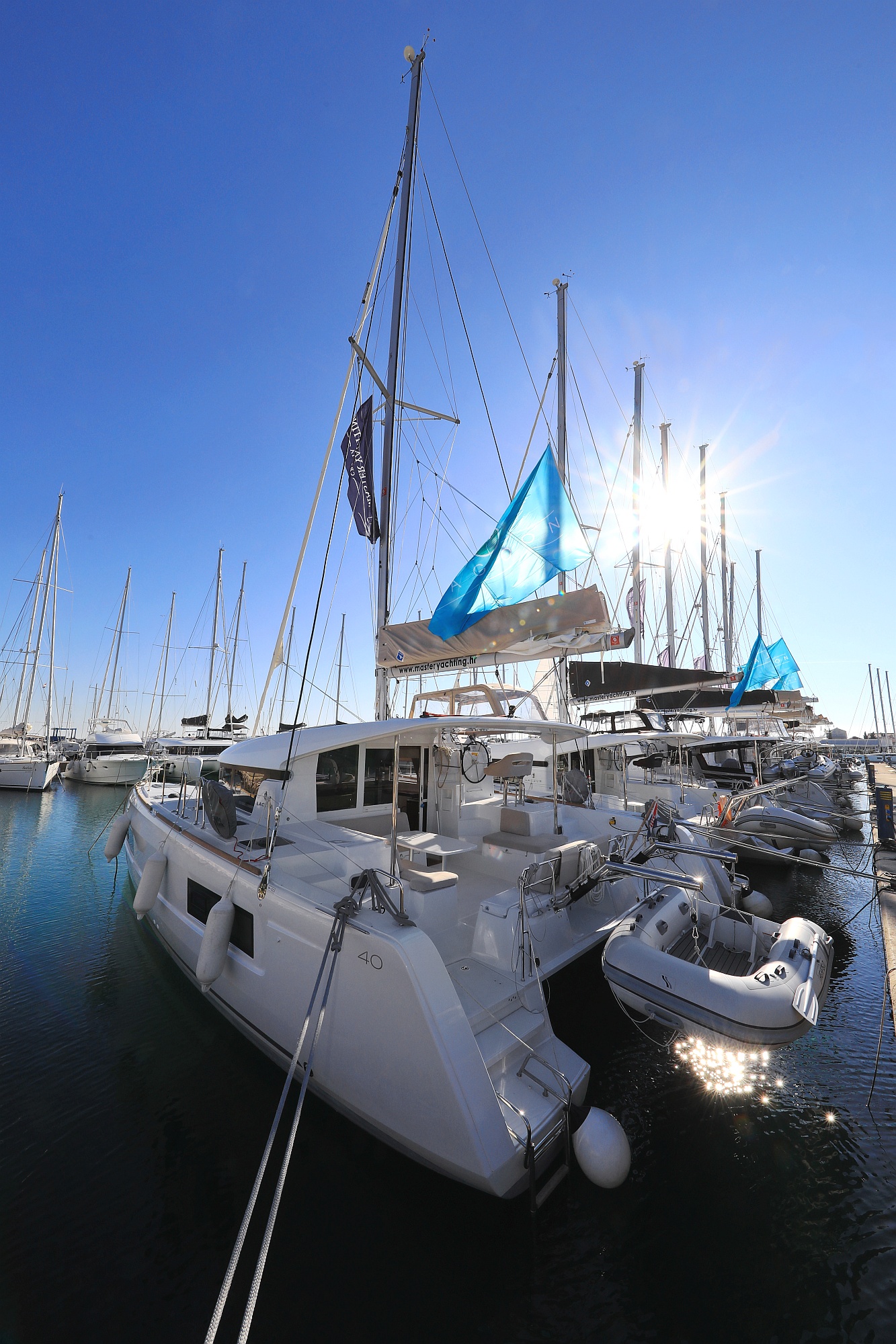 Lagoon 40 — photo 12