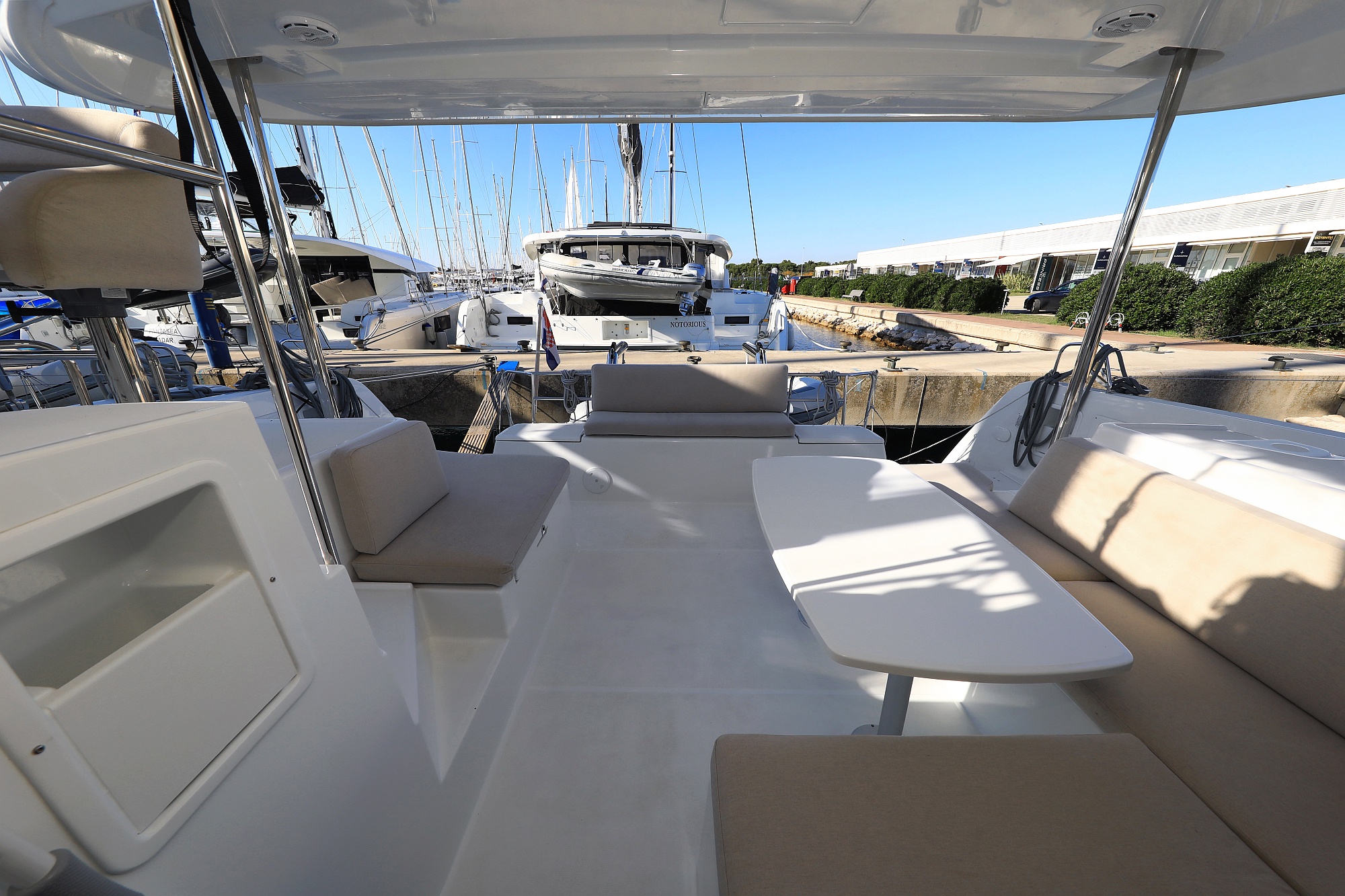 Lagoon 40 — photo 33
