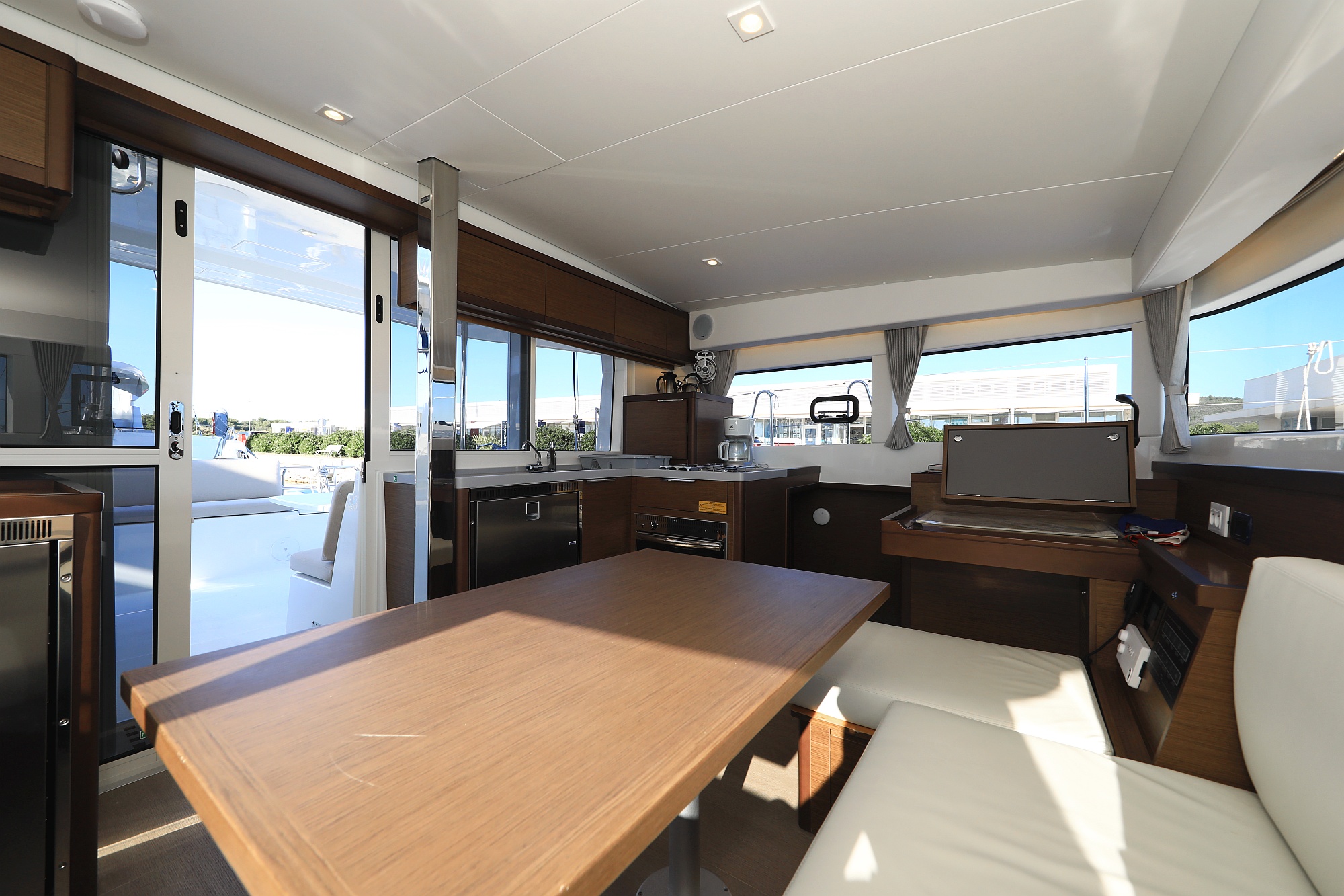 Lagoon 40 — photo 17
