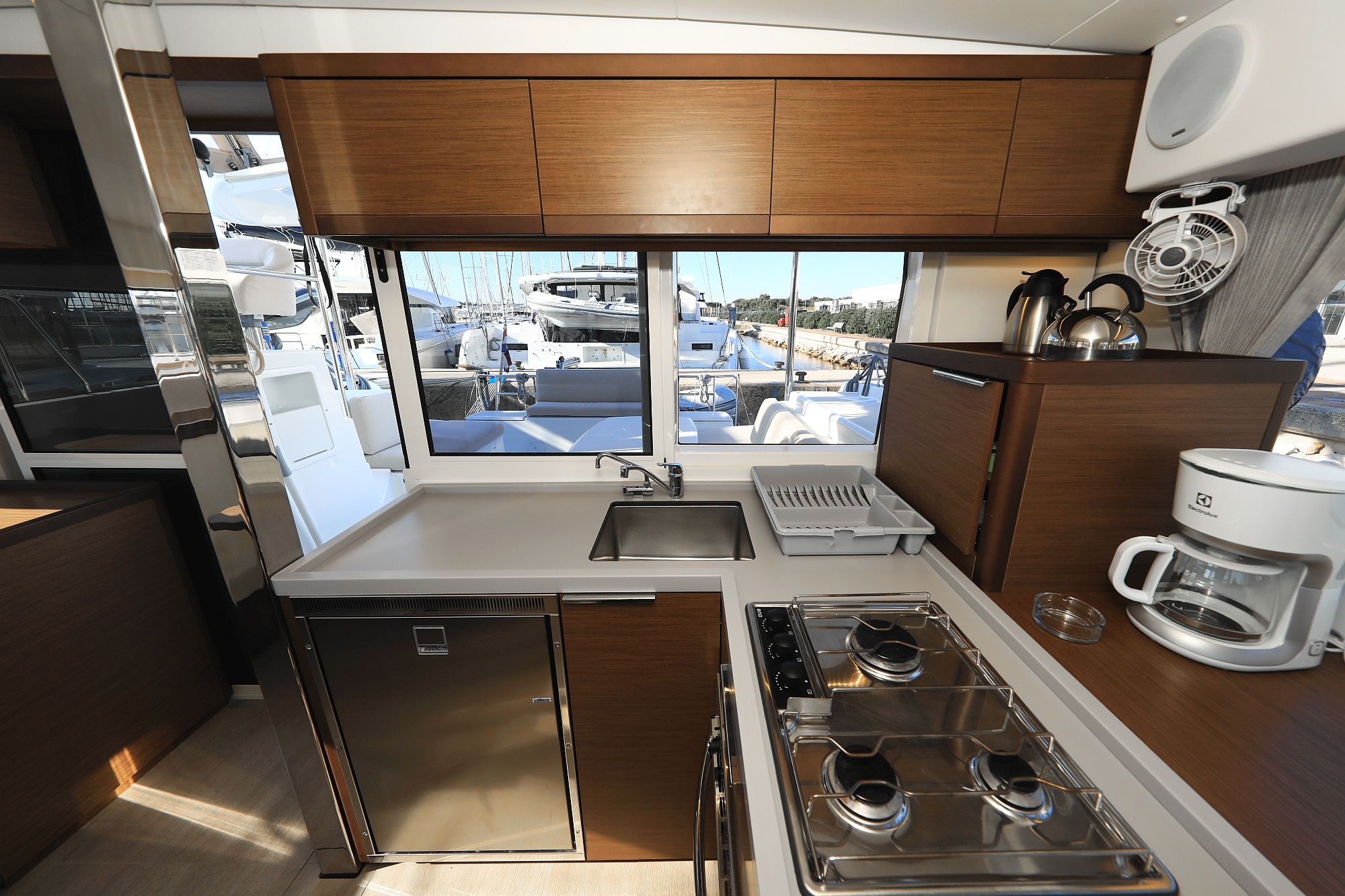 Lagoon 40 — photo 9