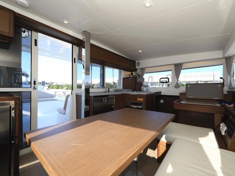 Lagoon 40 — photo 10