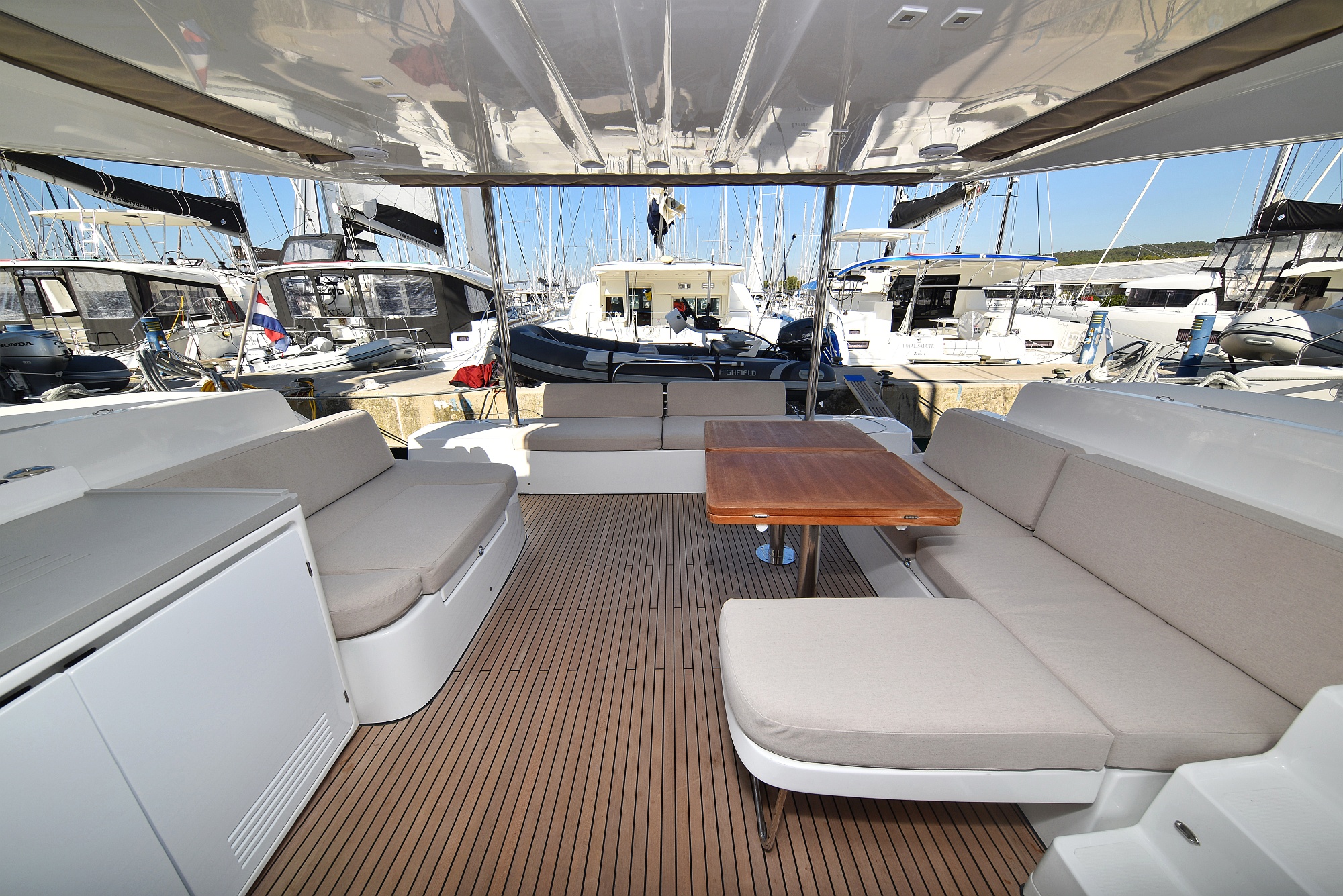Lagoon 50/6 cab — photo 25