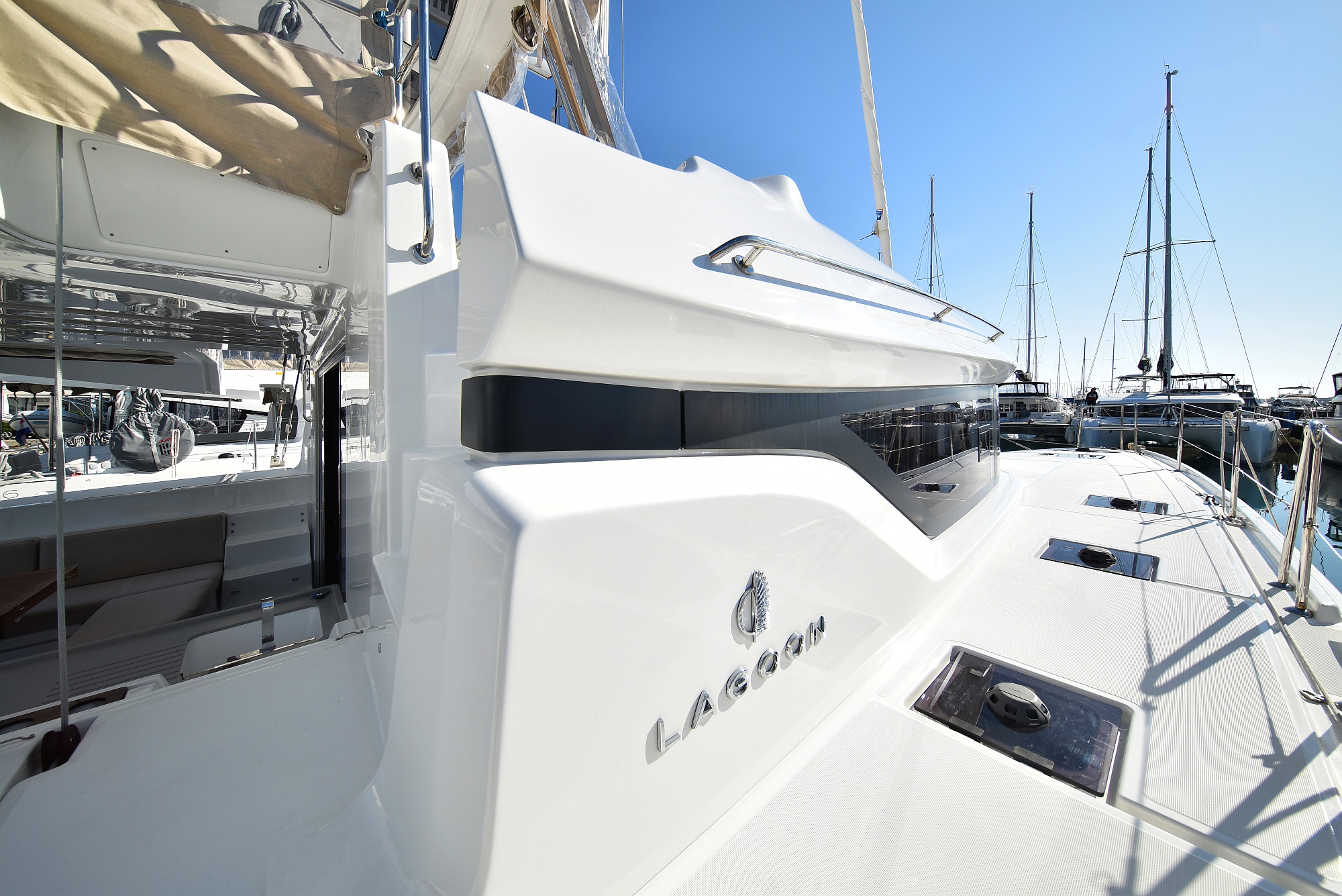 Lagoon 50/6 cab — photo 46