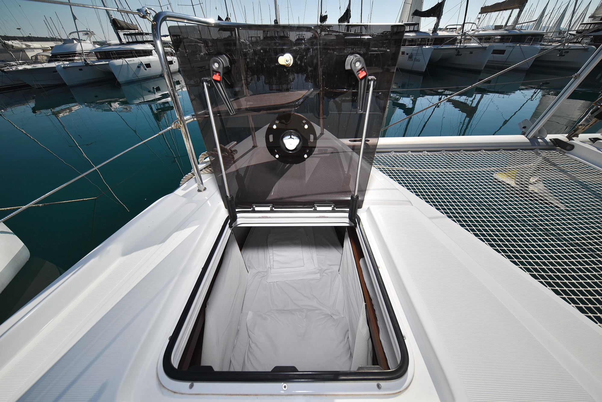 Lagoon 50/6 cab — photo 39