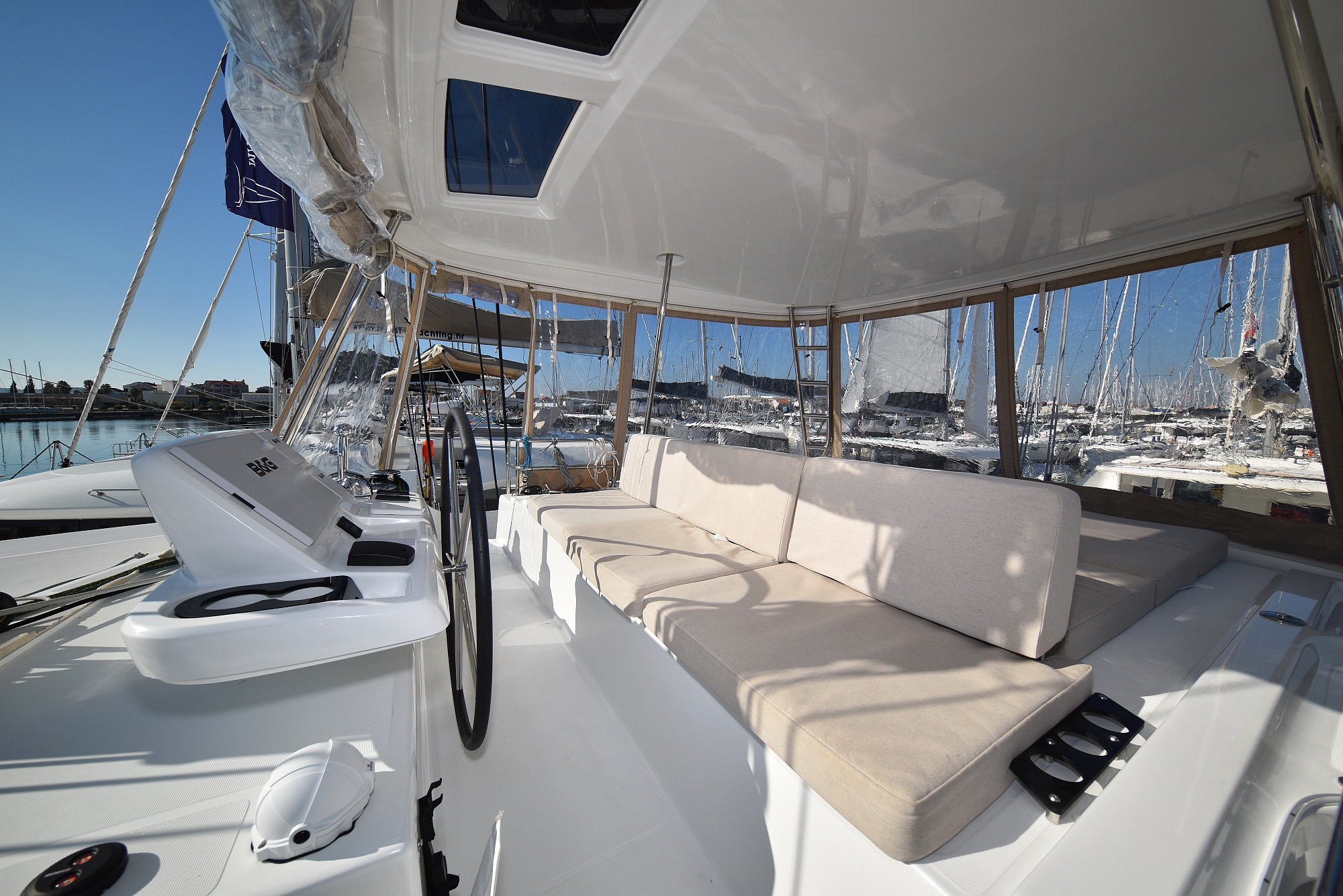 Lagoon 50/6 cab — photo 11