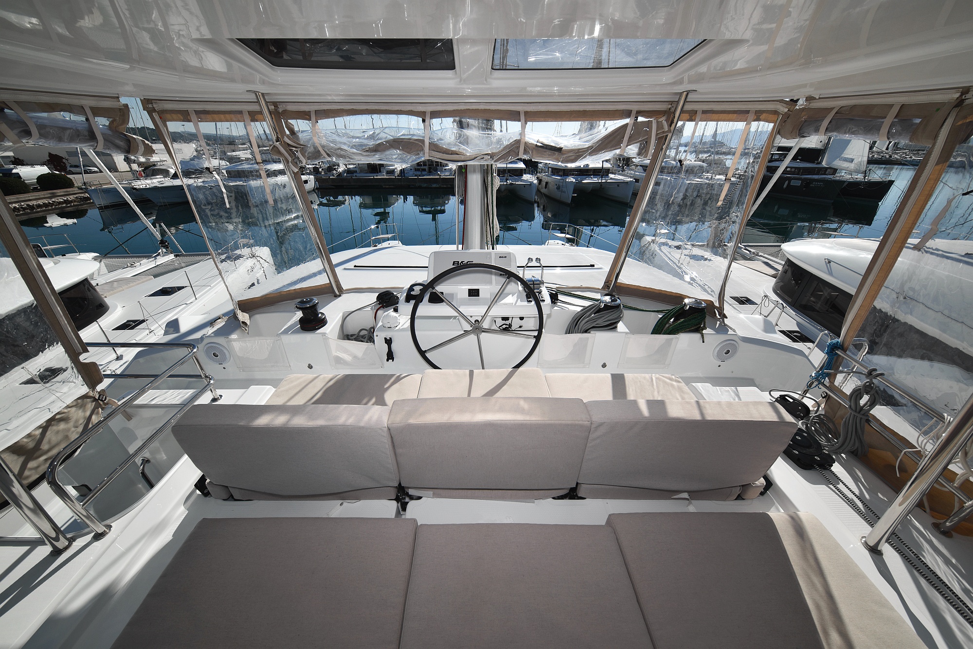 Lagoon 50/6 cab — photo 27