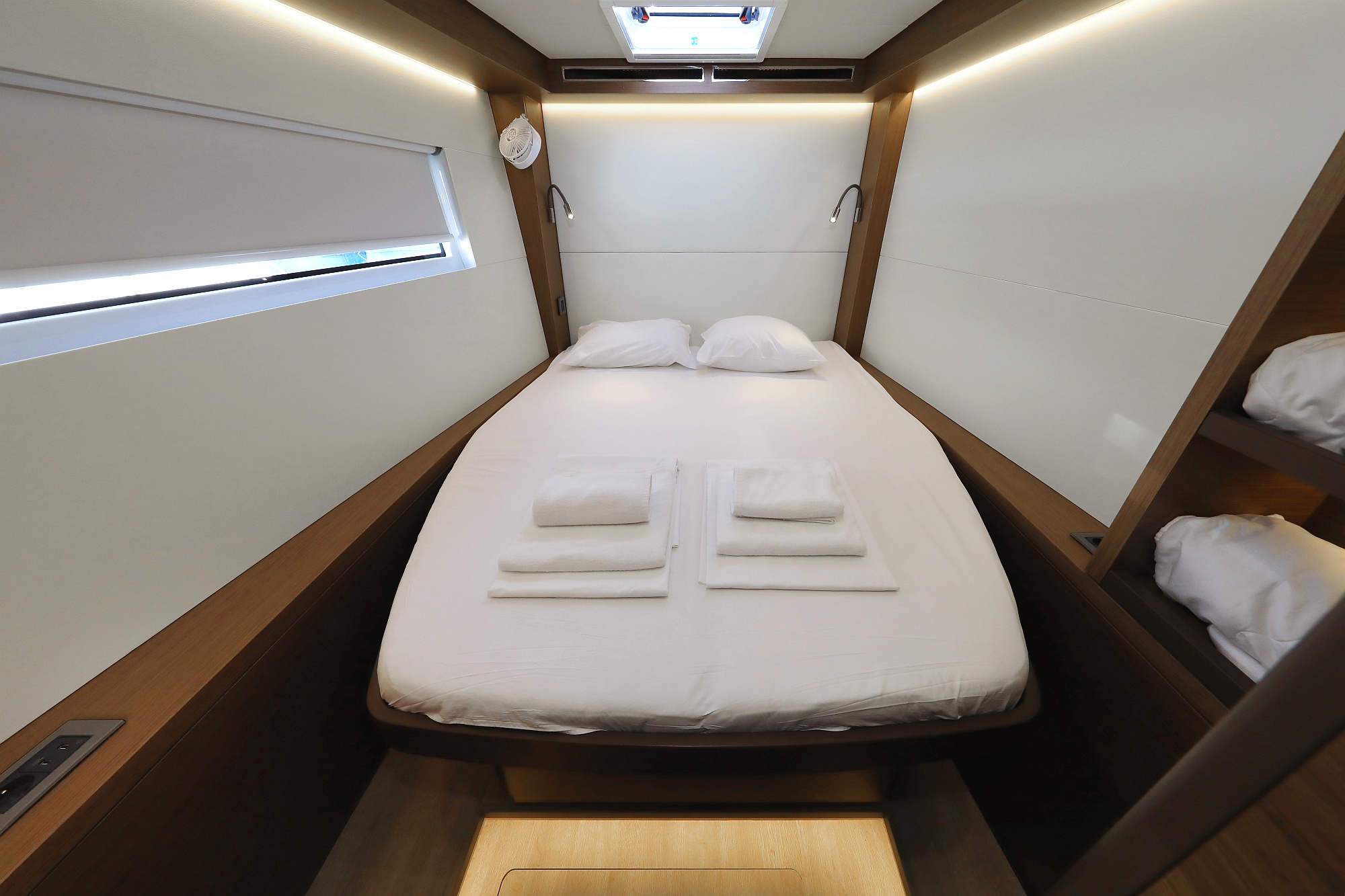 Lagoon 50/6 cab — photo 31