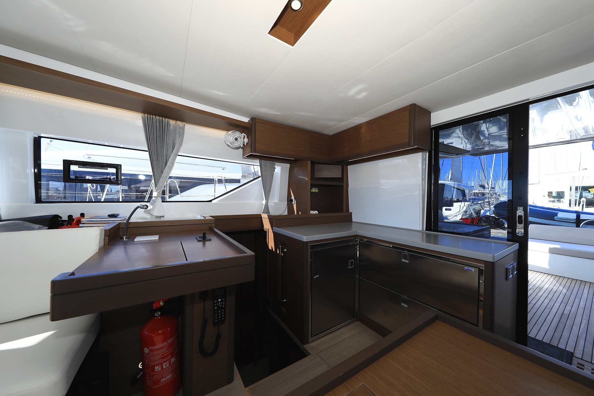 Lagoon 50/6 cab — photo 38
