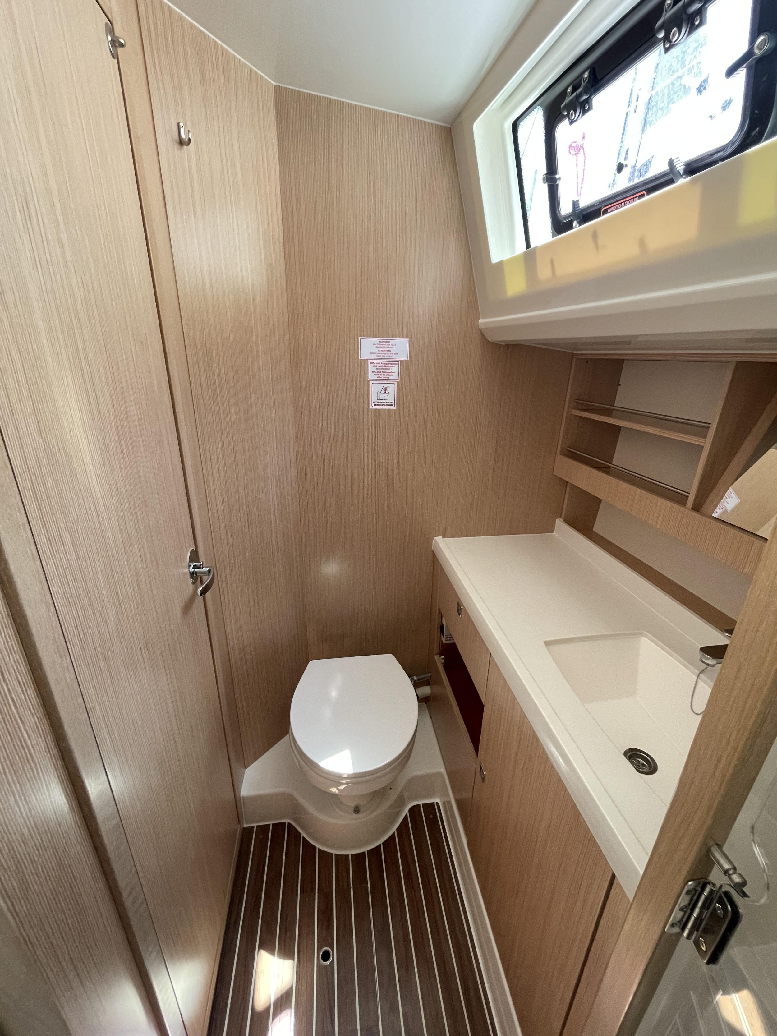 Bavaria Vision 42 Owner Version — photo 4