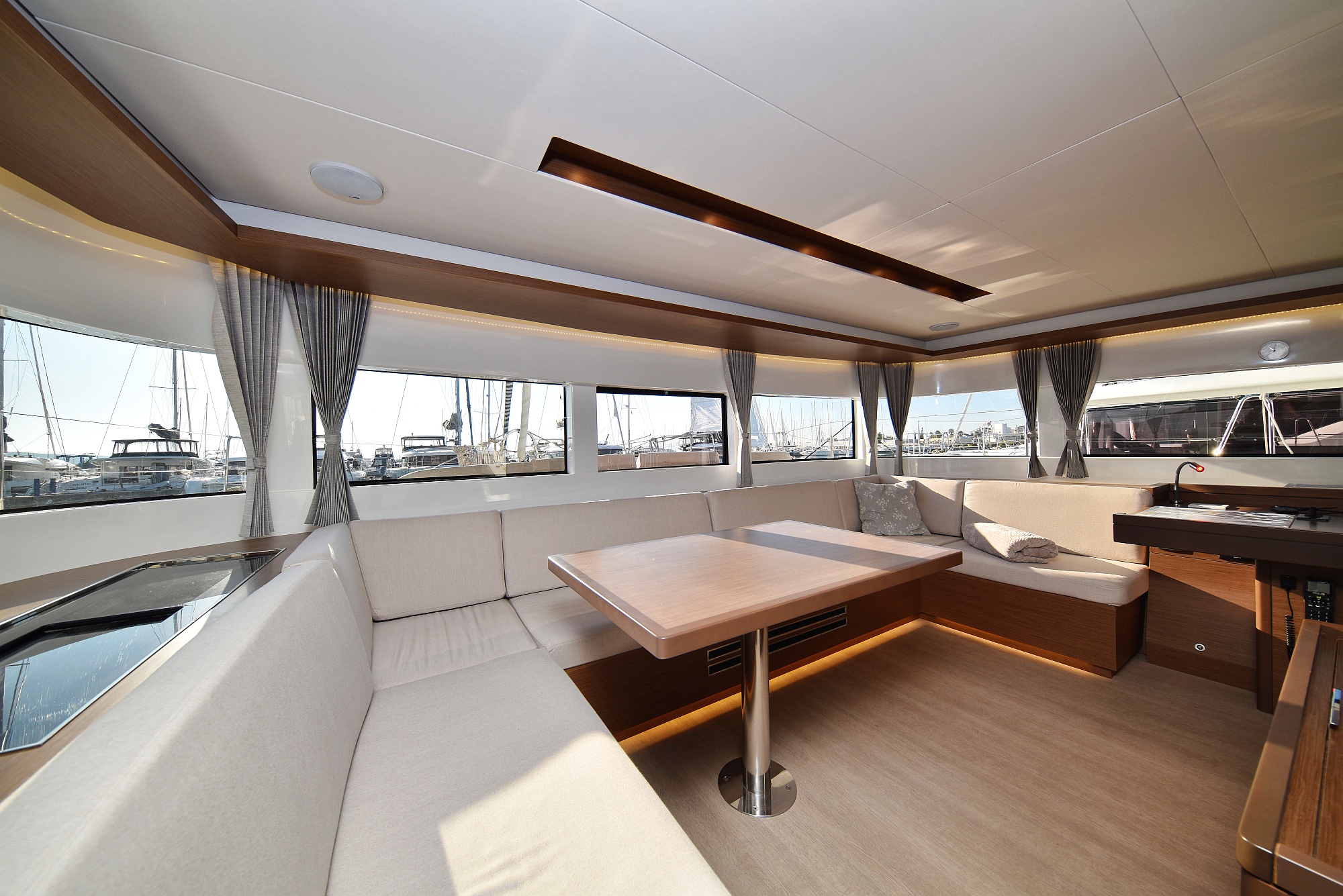 Lagoon 50- OWNER VERSION — photo 9