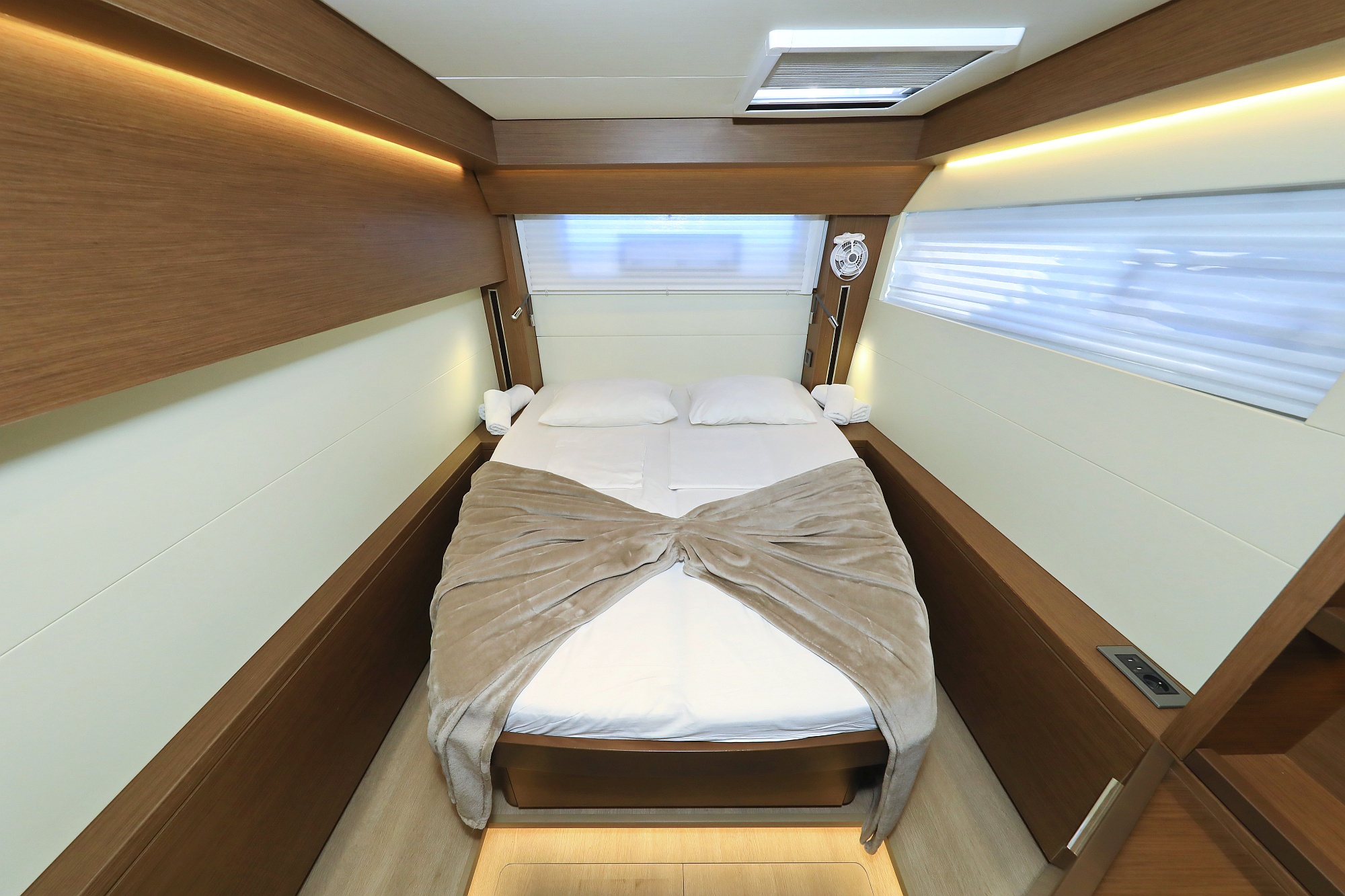 Lagoon 50- OWNER VERSION — photo 23