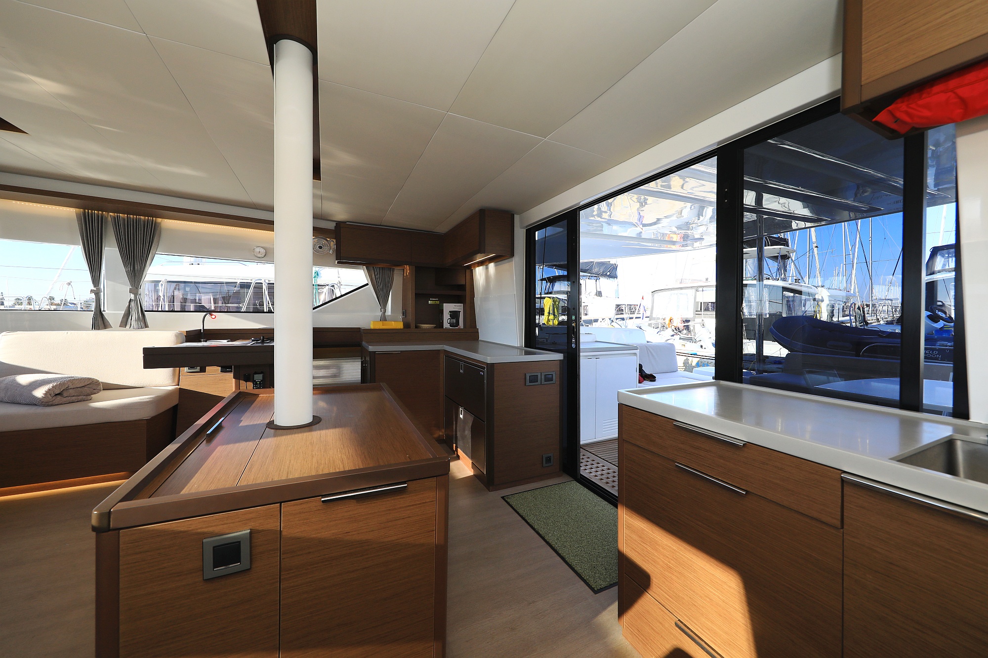 Lagoon 50- OWNER VERSION — photo 6