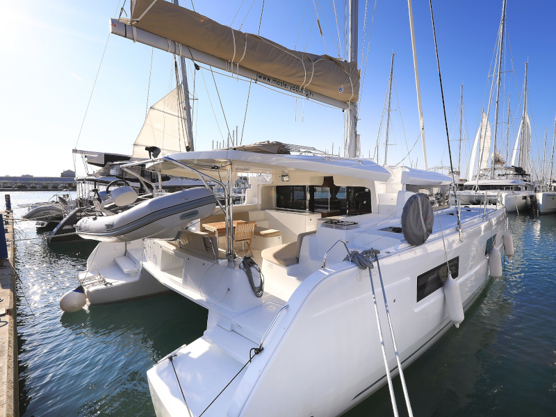 Lagoon 46 — photo 1
