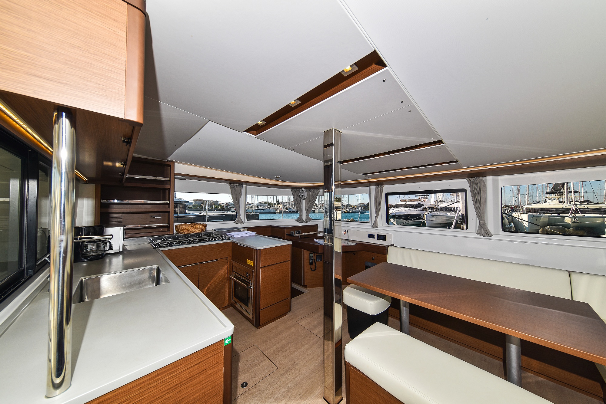 Lagoon 46 — photo 40