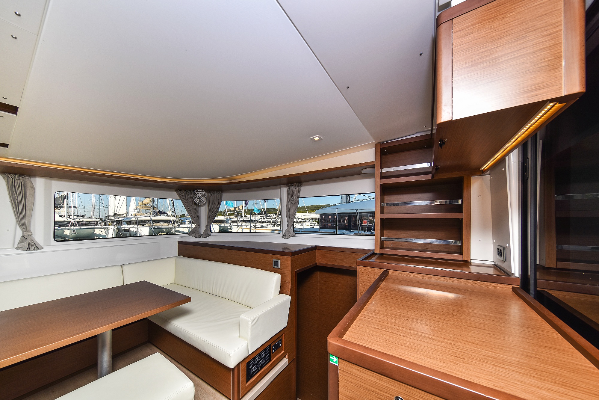 Lagoon 46 — photo 14