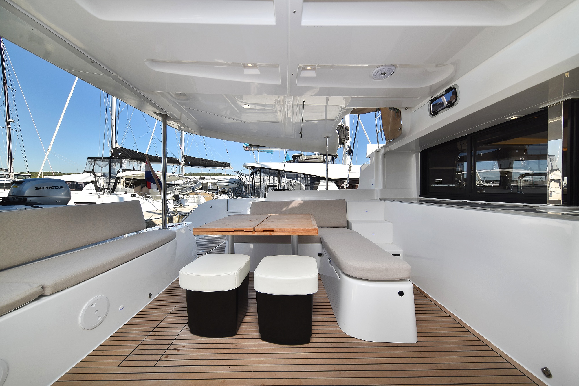 Lagoon 46 — photo 10