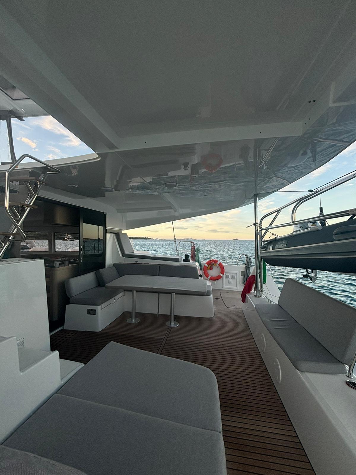 Lagoon 42 — photo 11