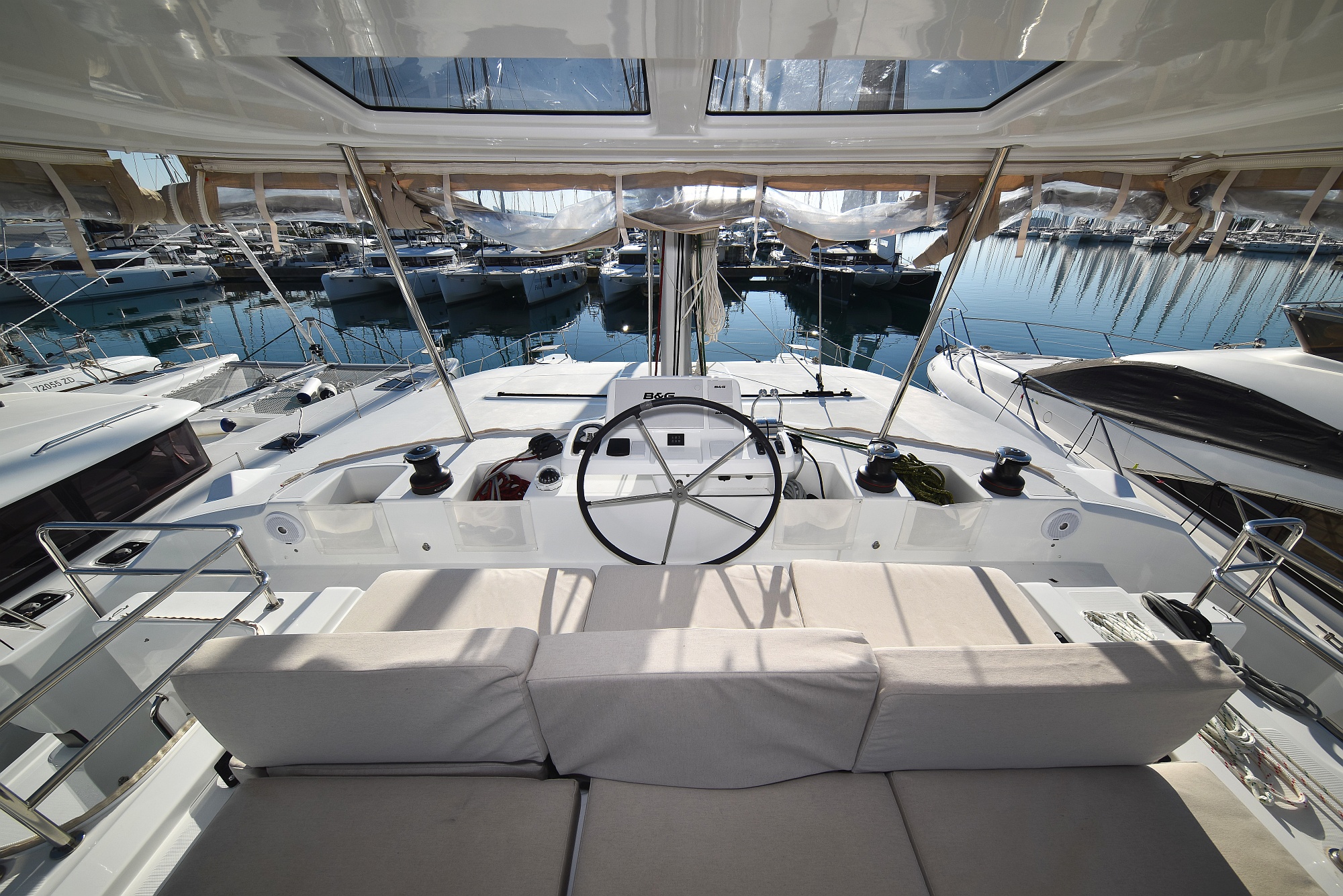 Lagoon 50/6 cab — photo 10