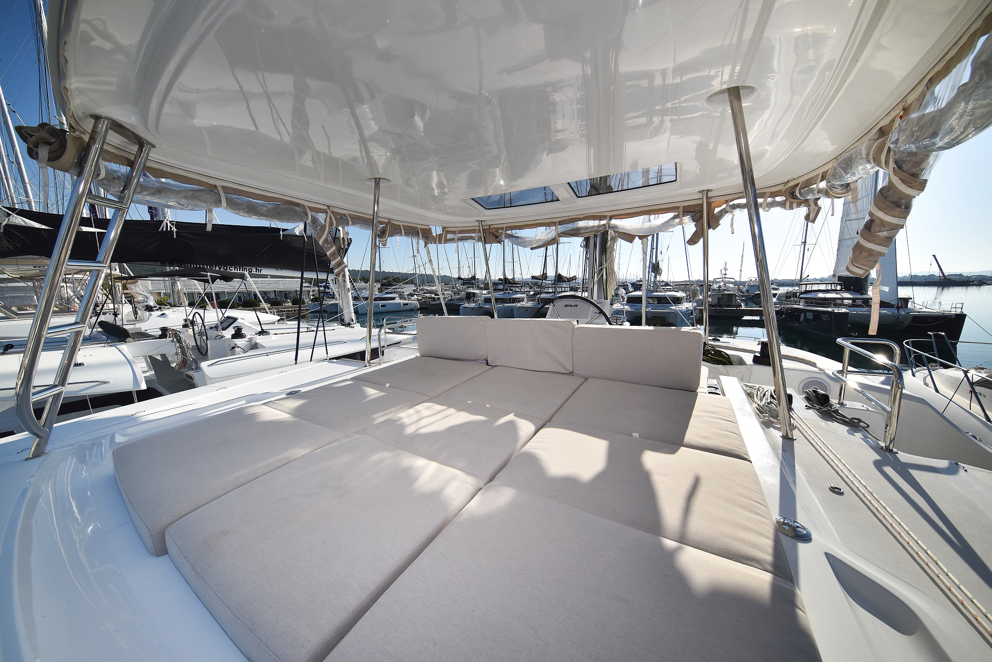 Lagoon 50/6 cab — photo 11