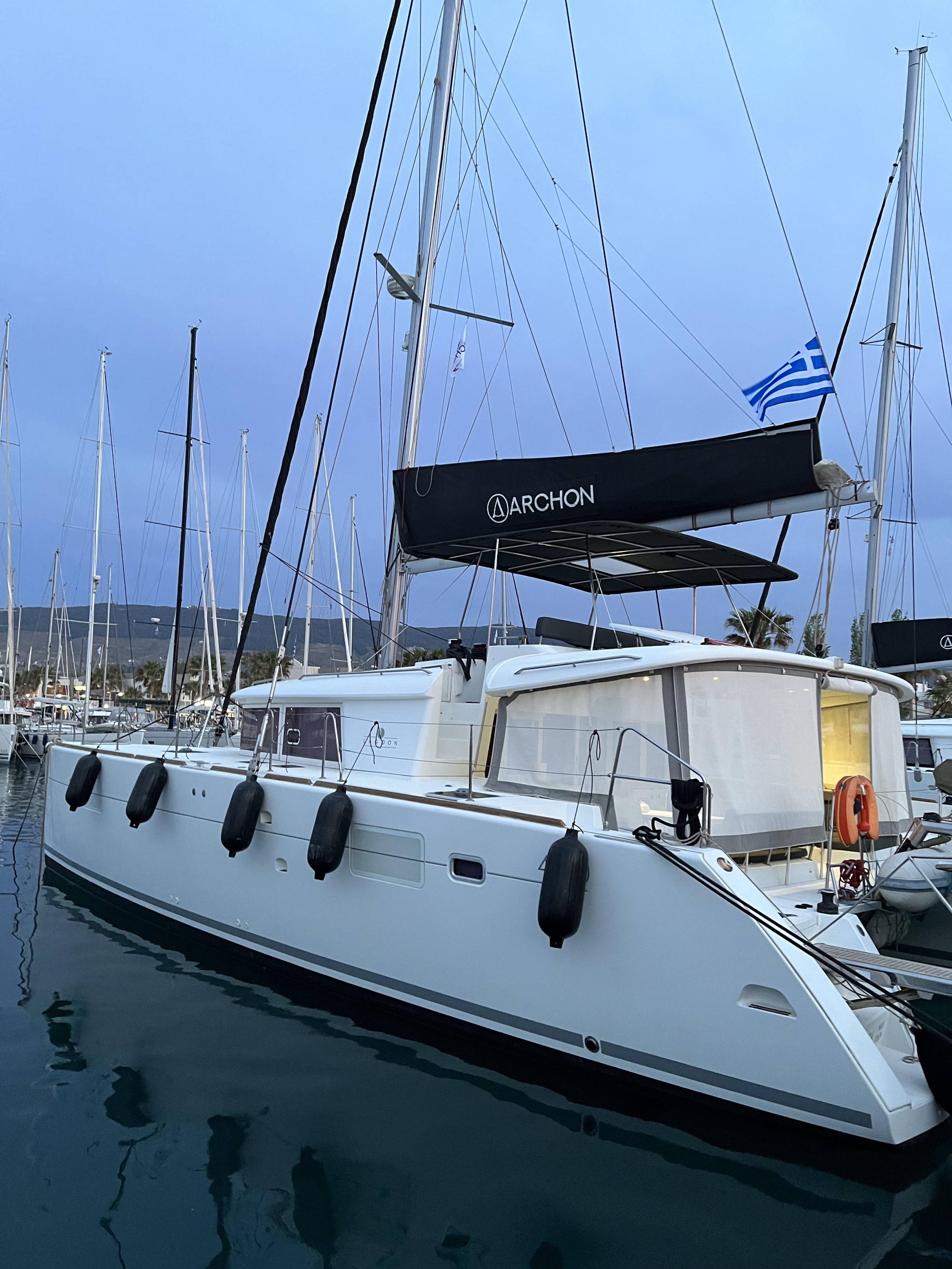Lagoon 450 Flybridge — photo 13