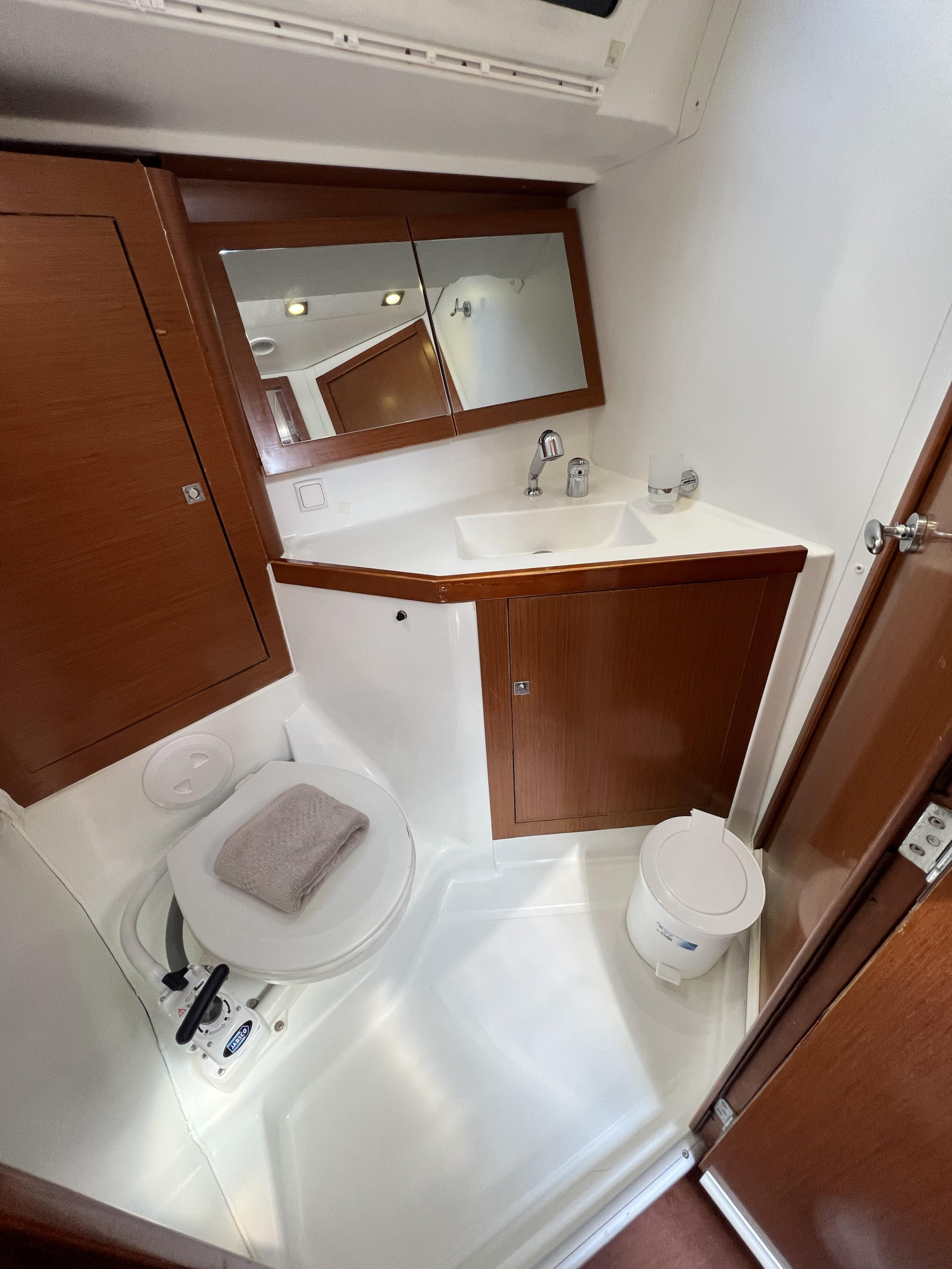 Oceanis 45 — photo 13