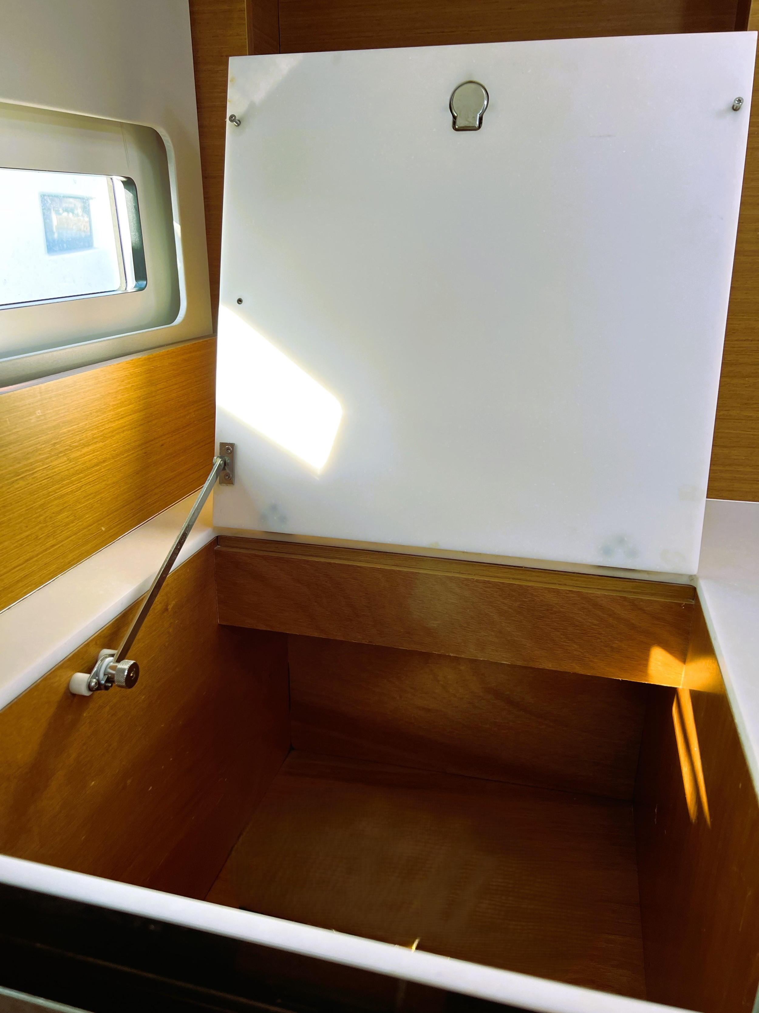 Sun Odyssey 410 — photo 25