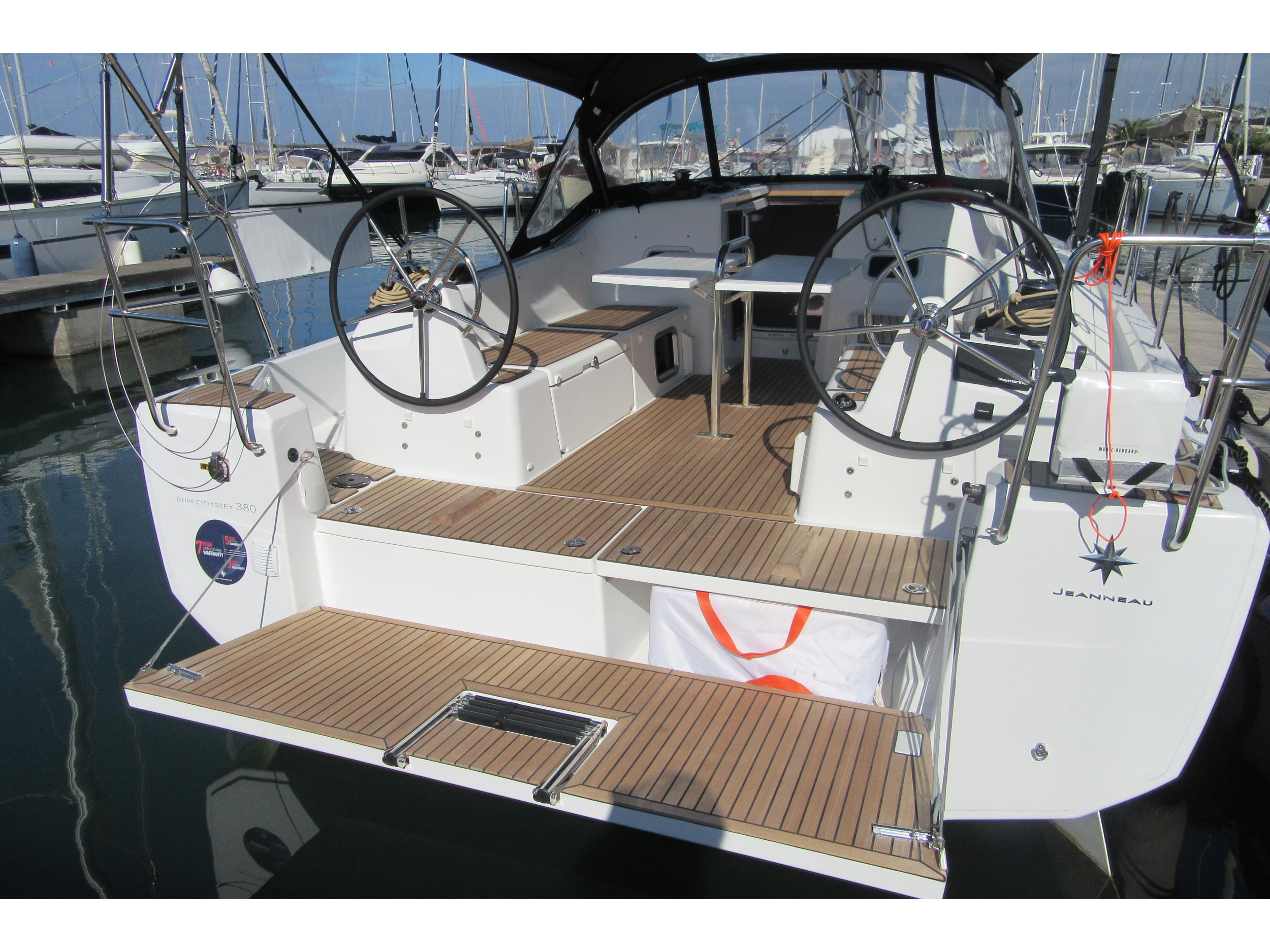 Sun Odyssey 380 — photo 1