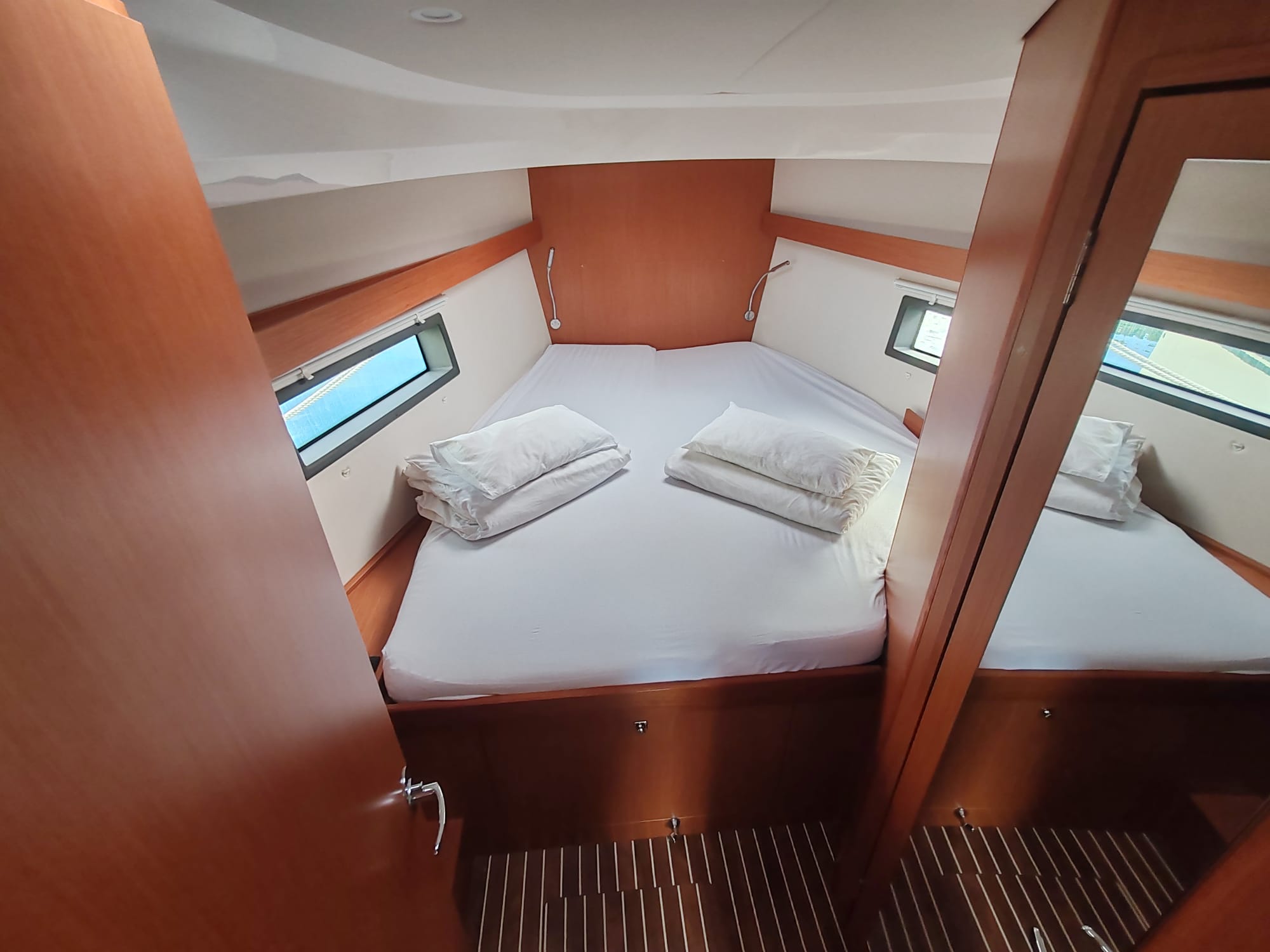 Bavaria C42 — photo 8