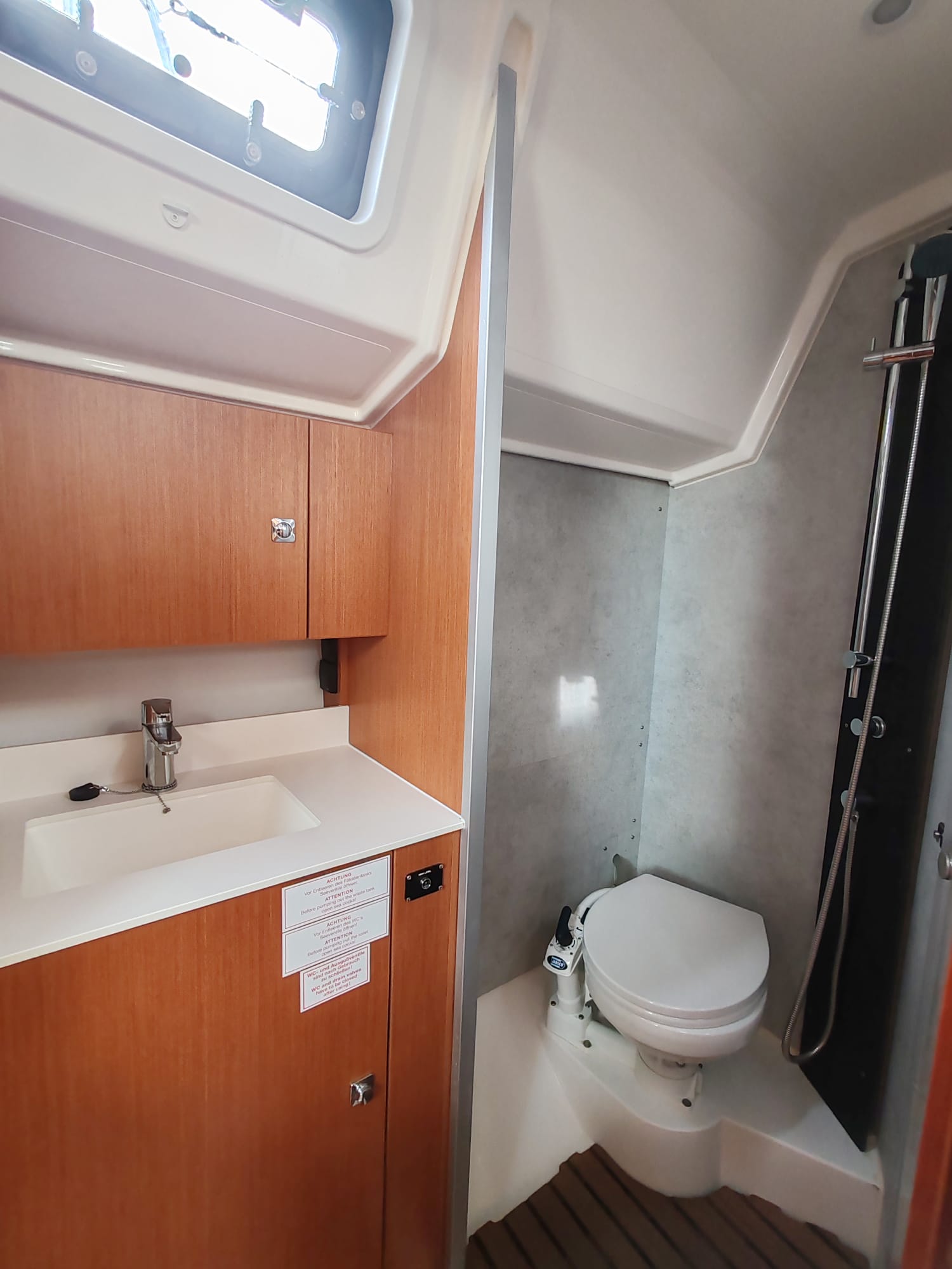 Bavaria C42 — photo 6