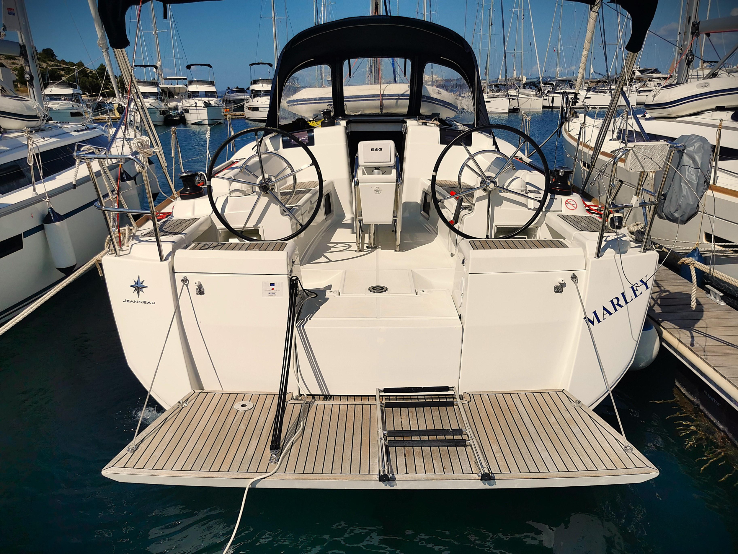 Sun Odyssey 419 — photo 1