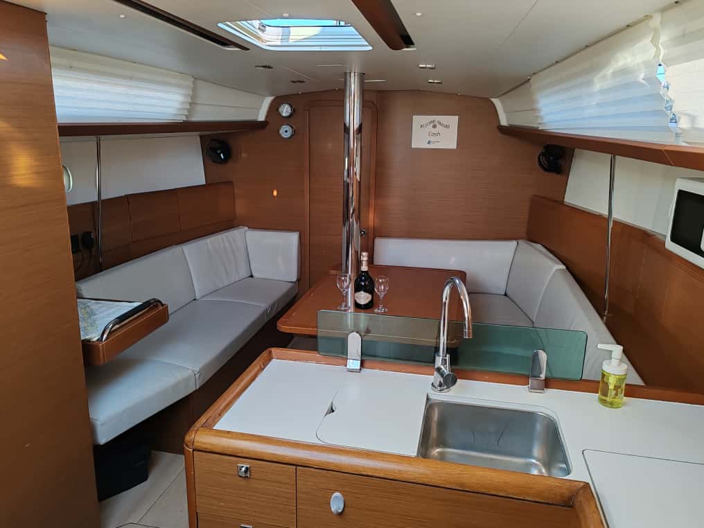 Sun Odyssey 389 — photo 5