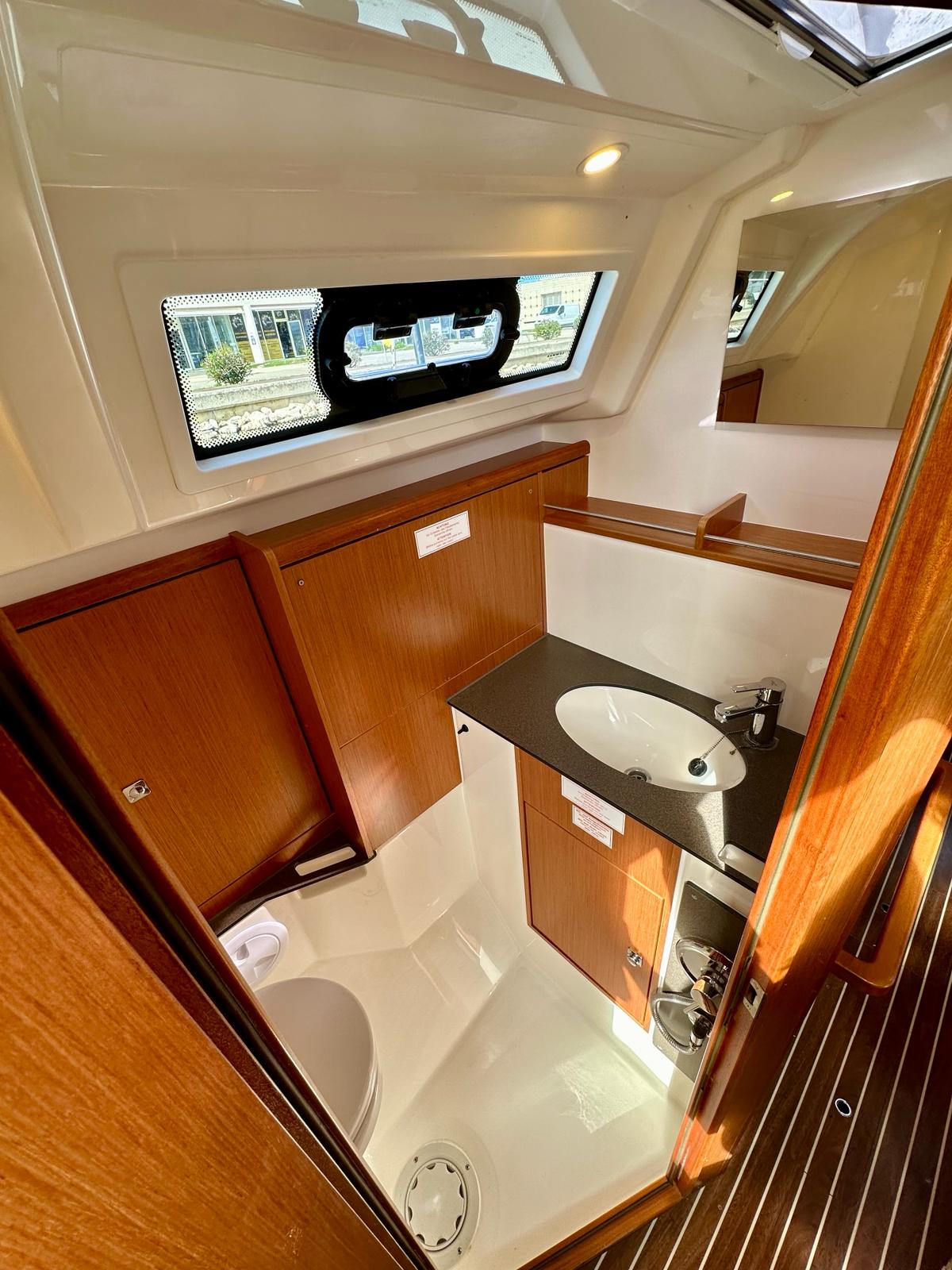 Bavaria Cruiser 37 — photo 8