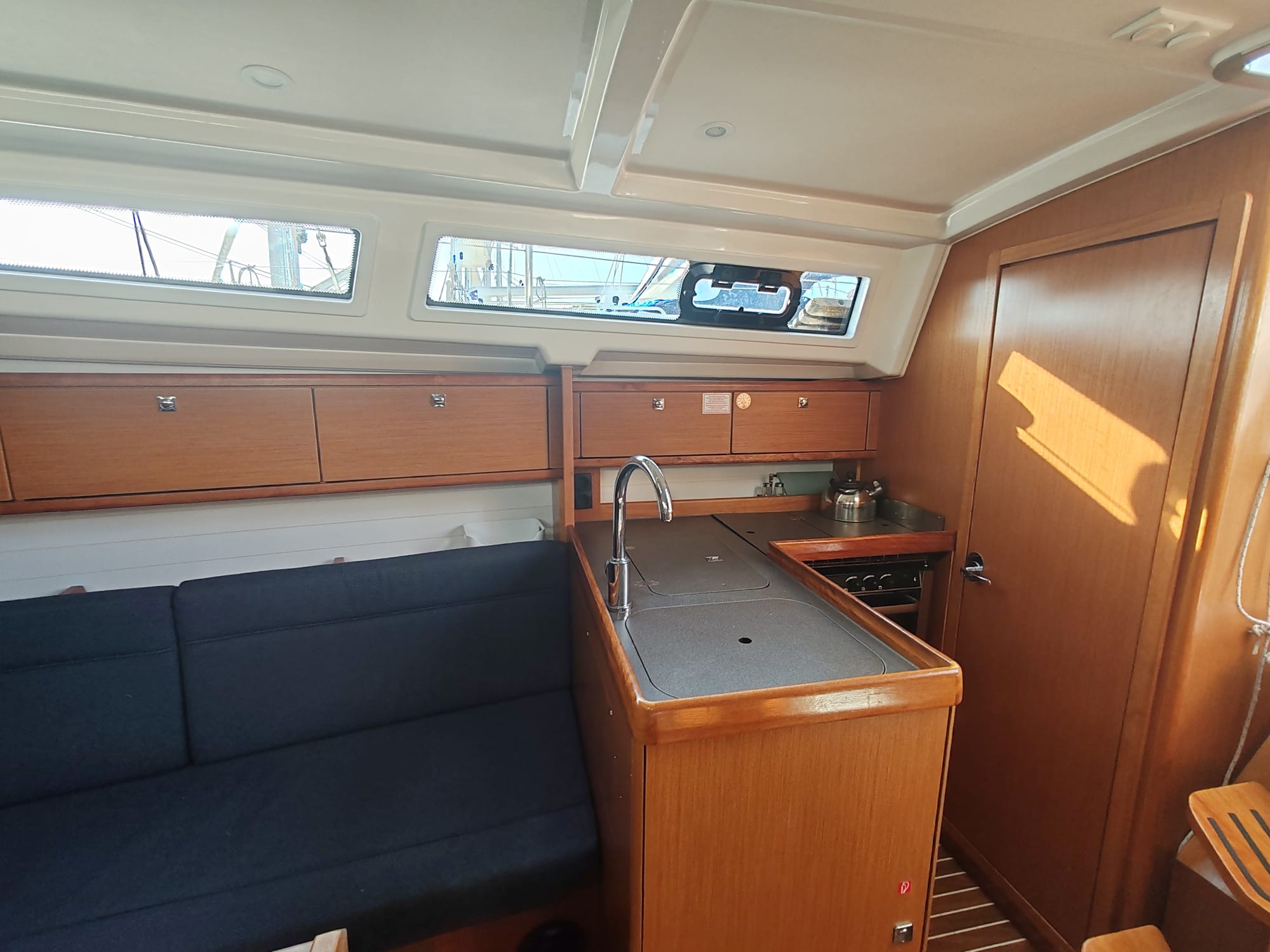 Bavaria Cruiser 34 — photo 9