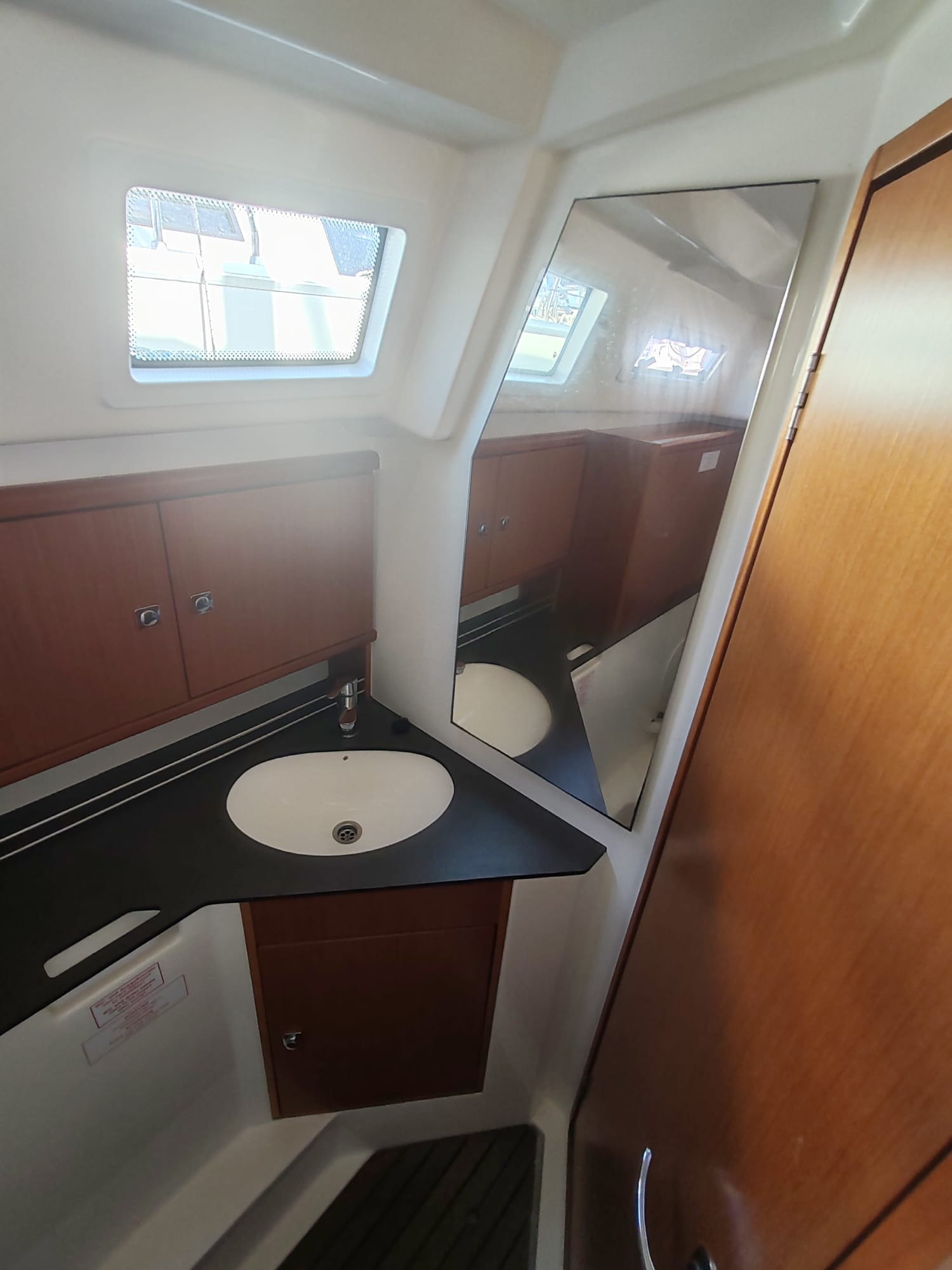 Bavaria Cruiser 34 — photo 11