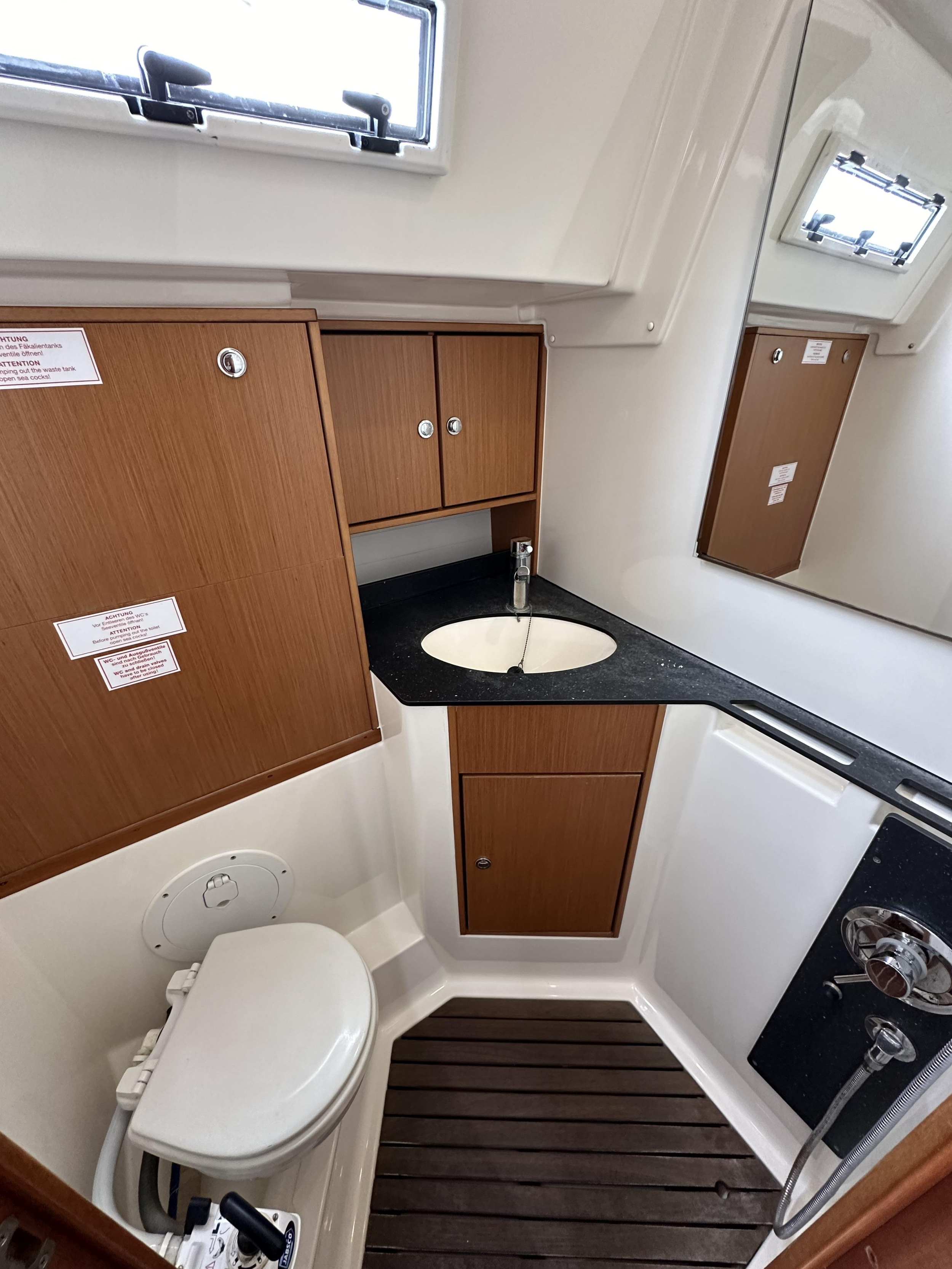 Bavaria Cruiser 45 — photo 17