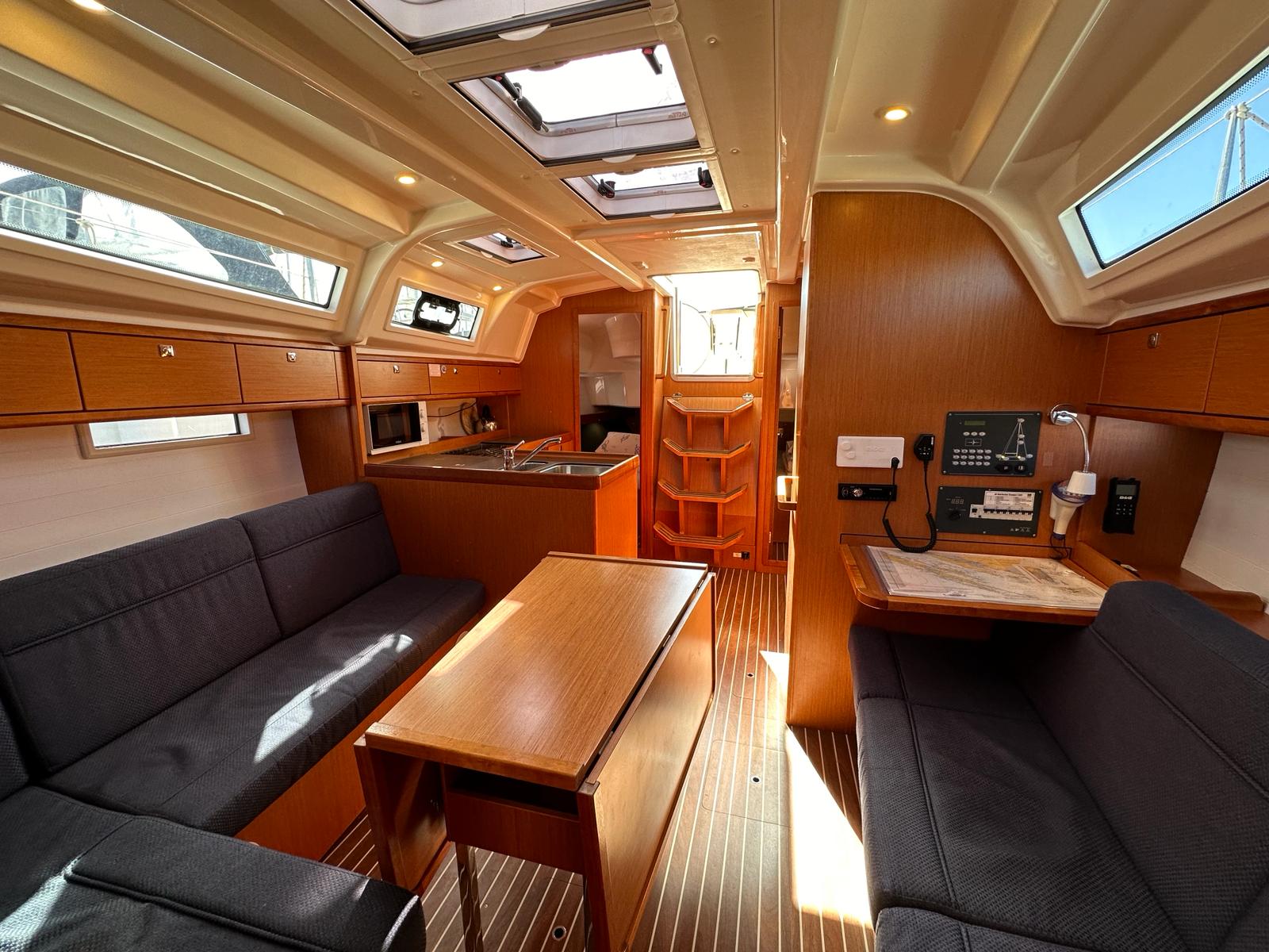 Bavaria Cruiser 37 — photo 10