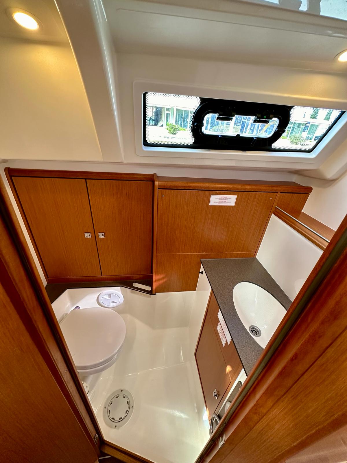 Bavaria Cruiser 37 — photo 4