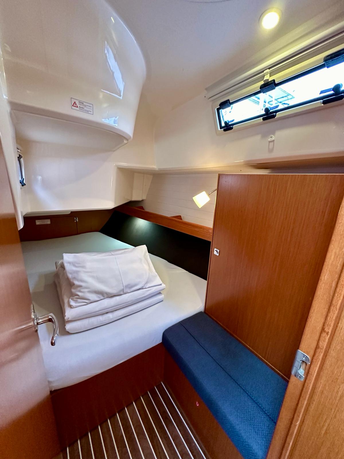 Bavaria Cruiser 37 — photo 10