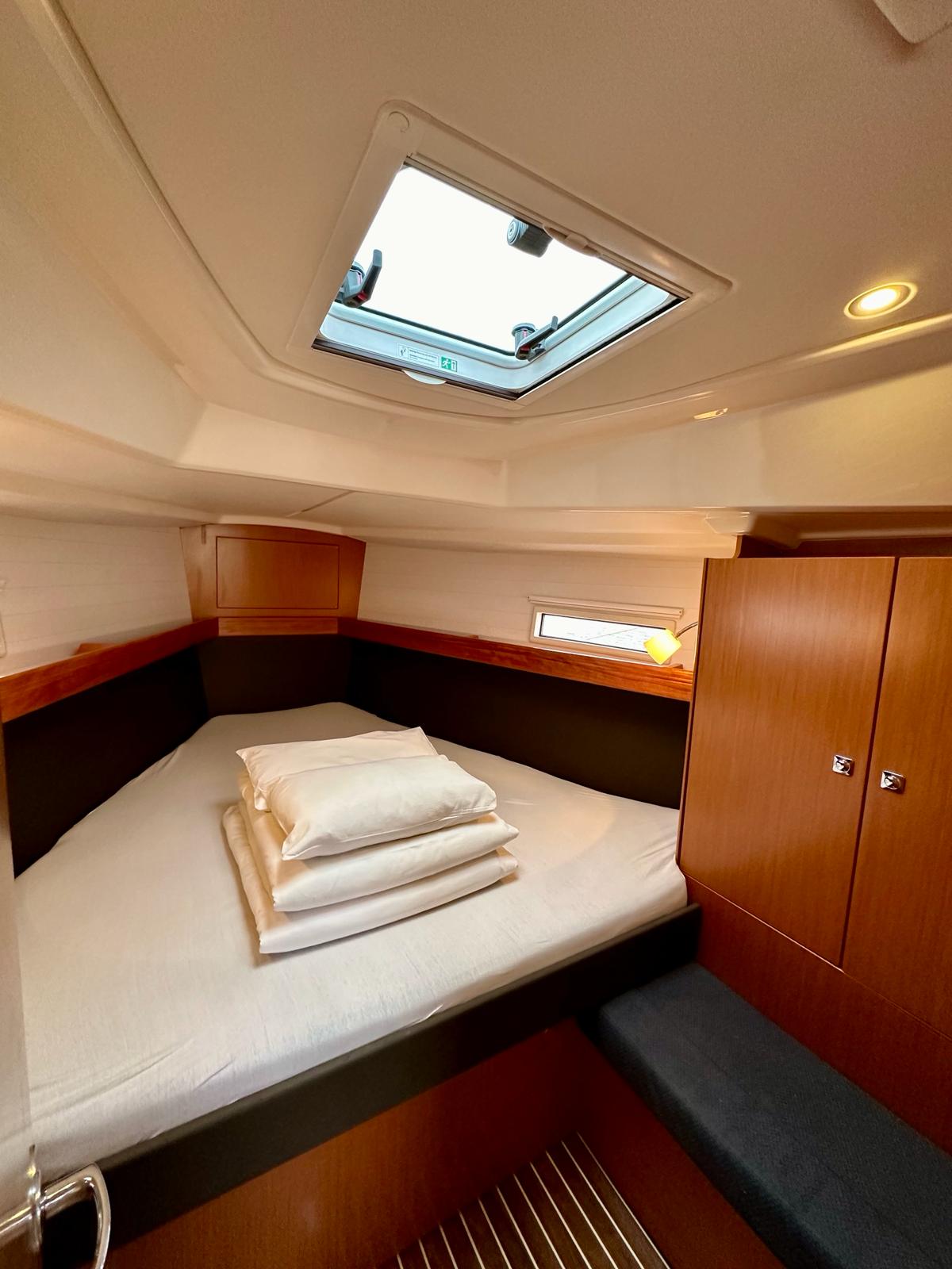 Bavaria Cruiser 37 — photo 14