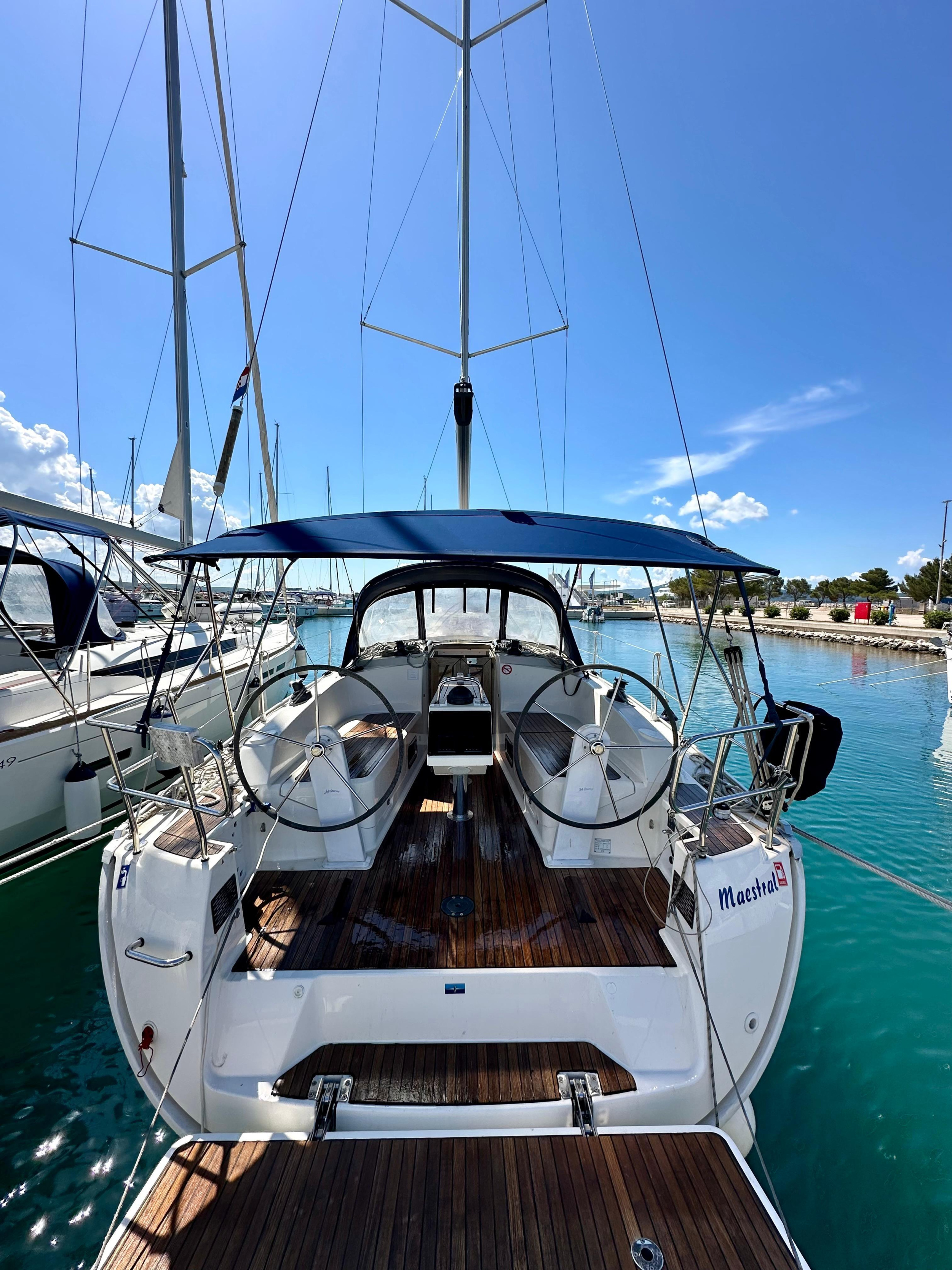 Bavaria Cruiser 37 — photo 7