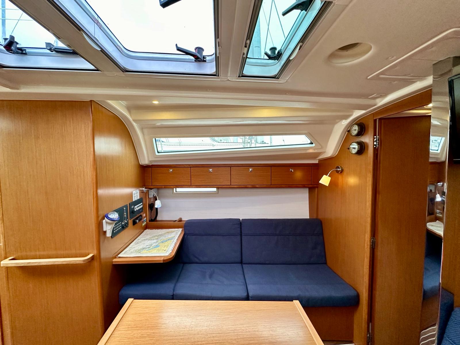 Bavaria Cruiser 37 — photo 2