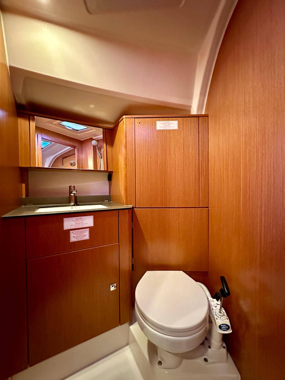 Bavaria Cruiser 41 — photo 6