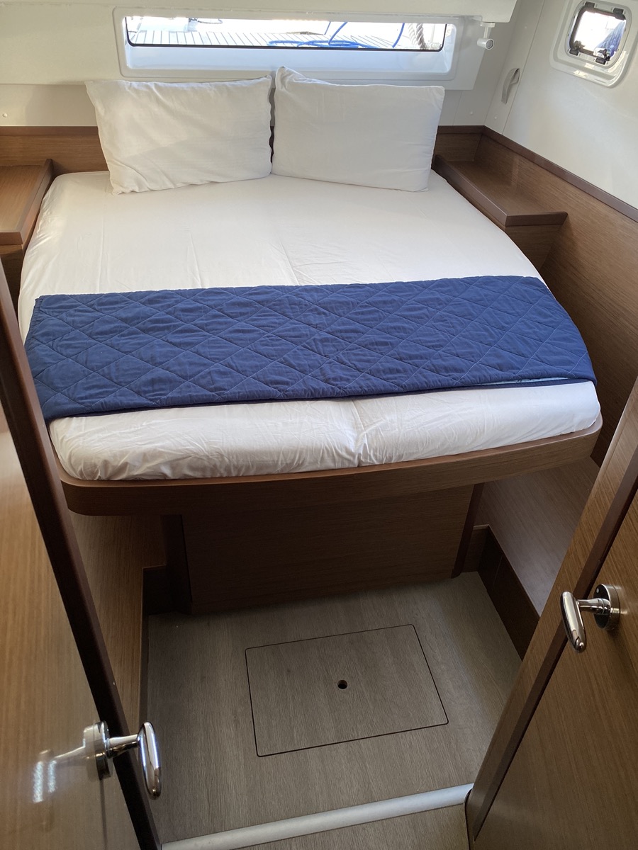 Lagoon 42 — photo 16