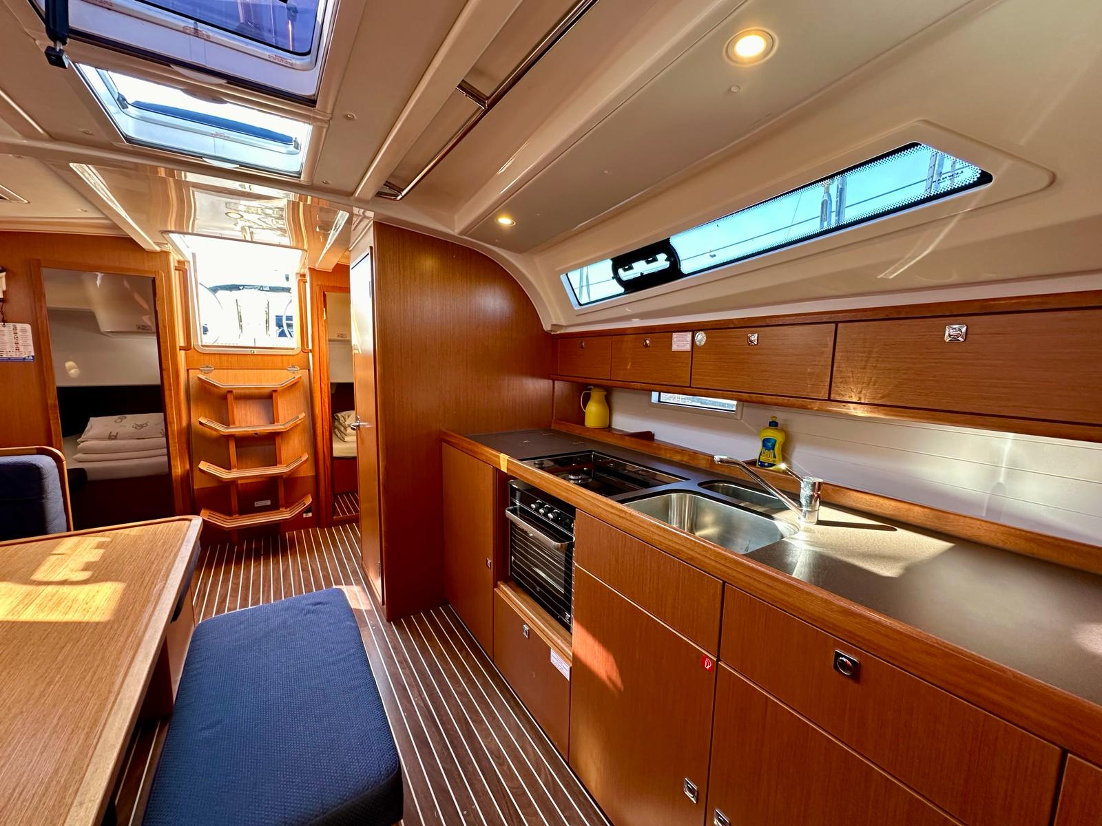 Bavaria Cruiser 41 — photo 14
