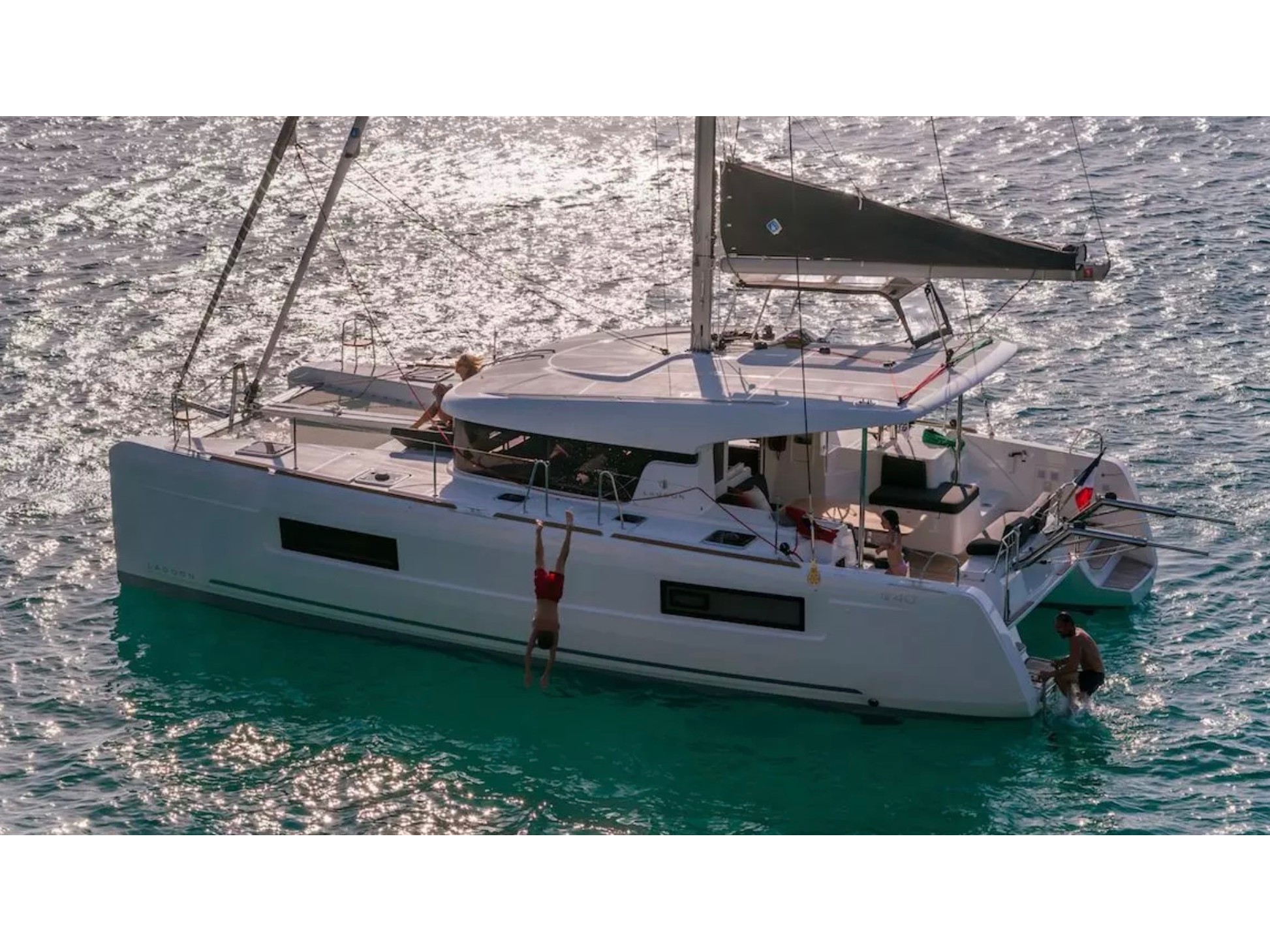 Lagoon 40 — photo 1