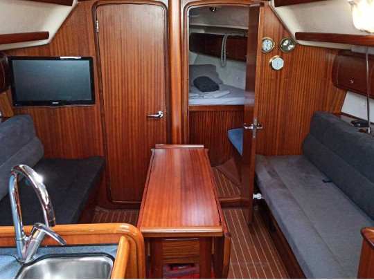Bavaria 36 — photo 7