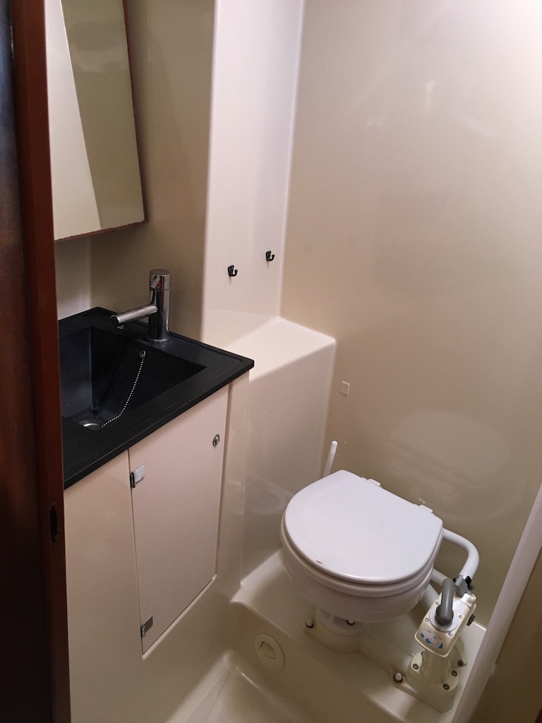 Dufour 425 — photo 11